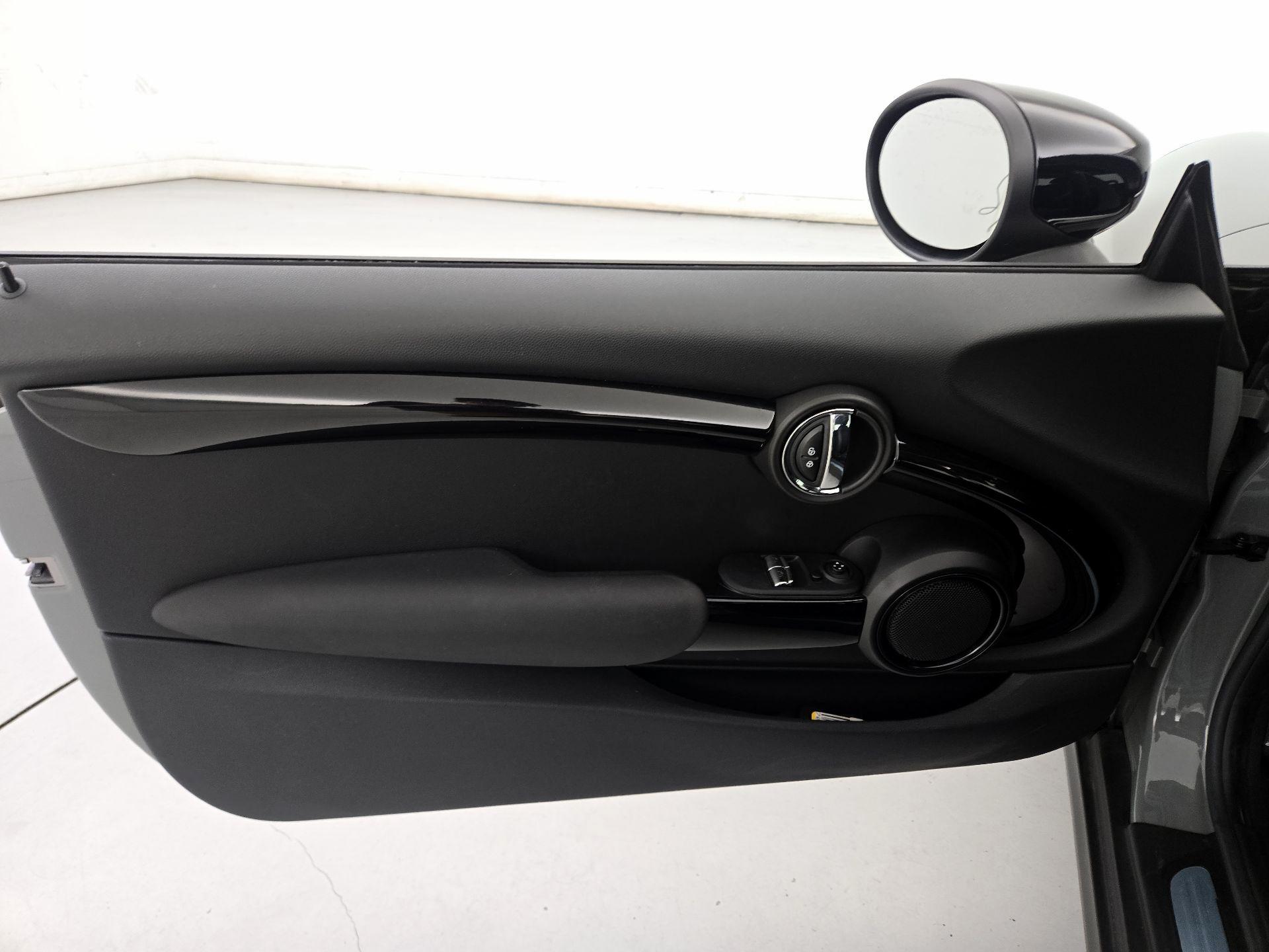 Thumbnail: 2020 MINI Cooper Hardtop - 12