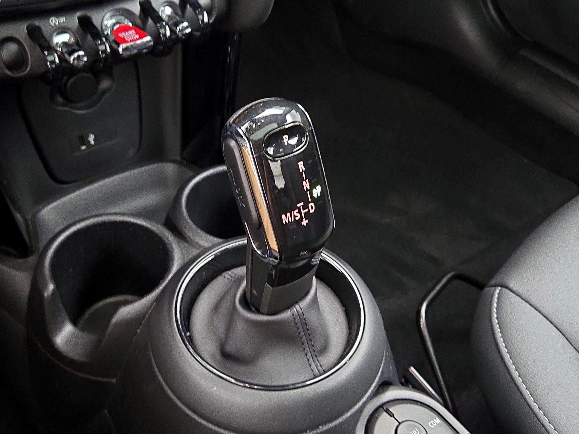 Thumbnail: 2020 MINI Cooper Hardtop - 17