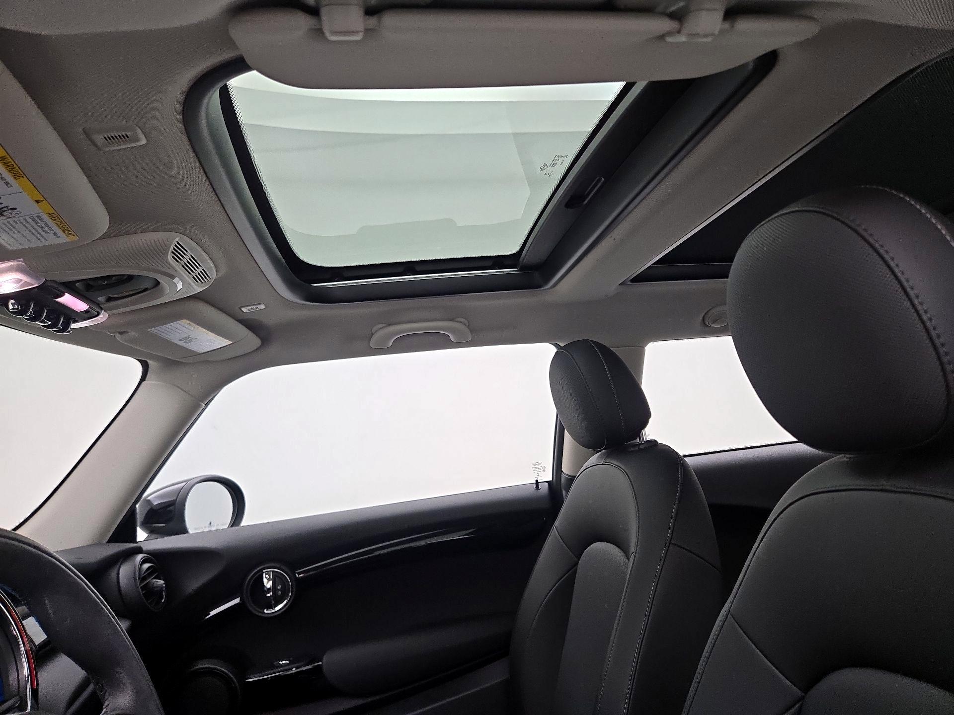 Thumbnail: 2020 MINI Cooper Hardtop - 19