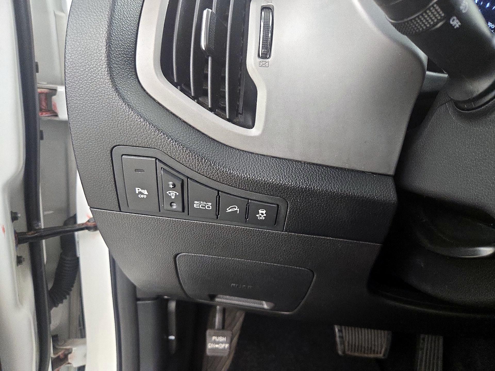 Thumbnail: 2016 Kia Sportage - 13