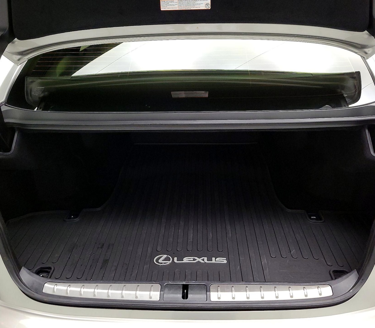 Trunk/Cargo (Seats Up)