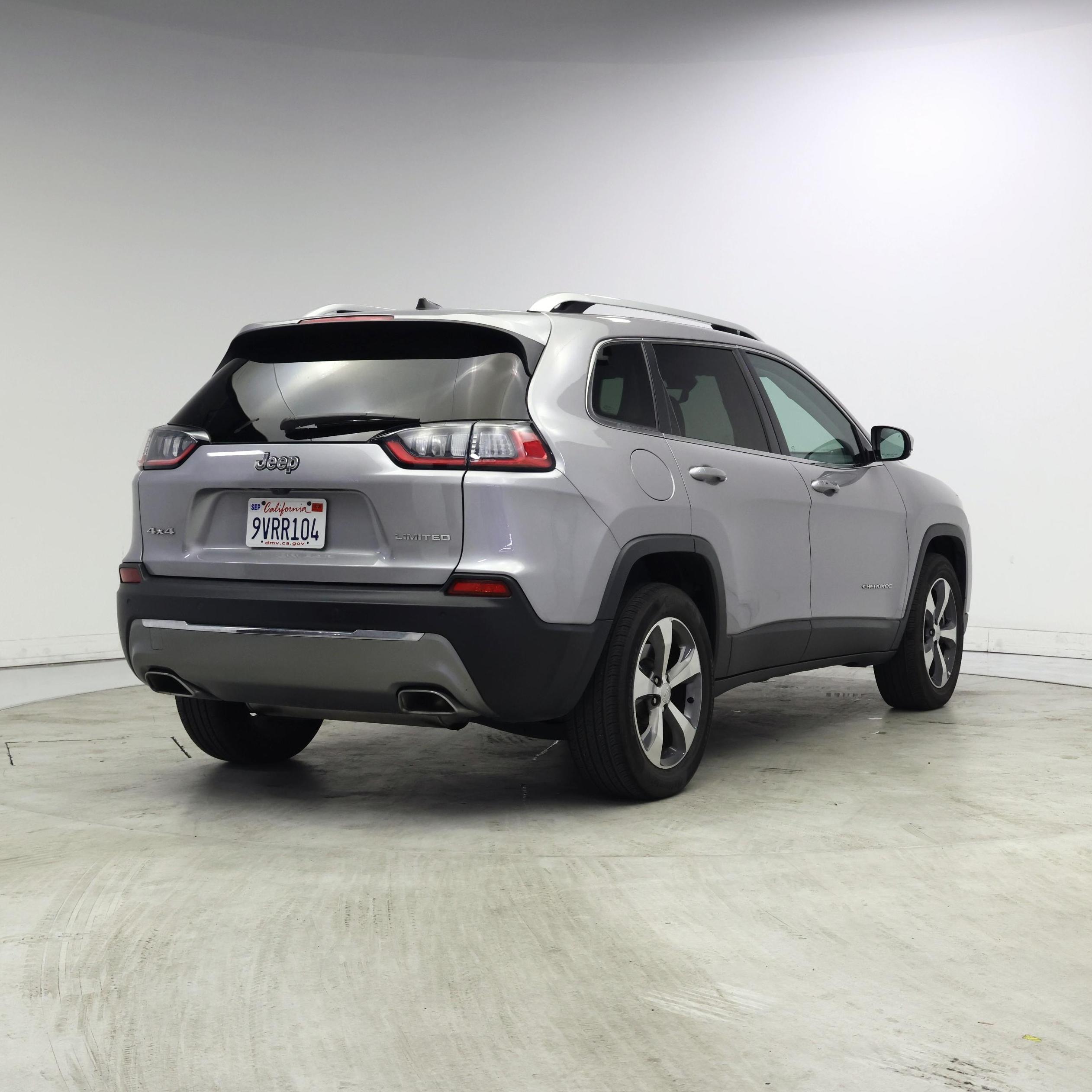 Thumbnail: 2019 Jeep Cherokee - 8