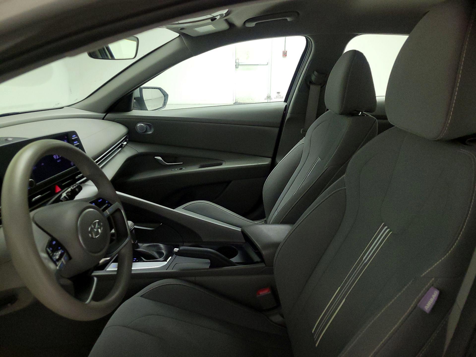 Thumbnail: 2021 Hyundai Elantra - 11