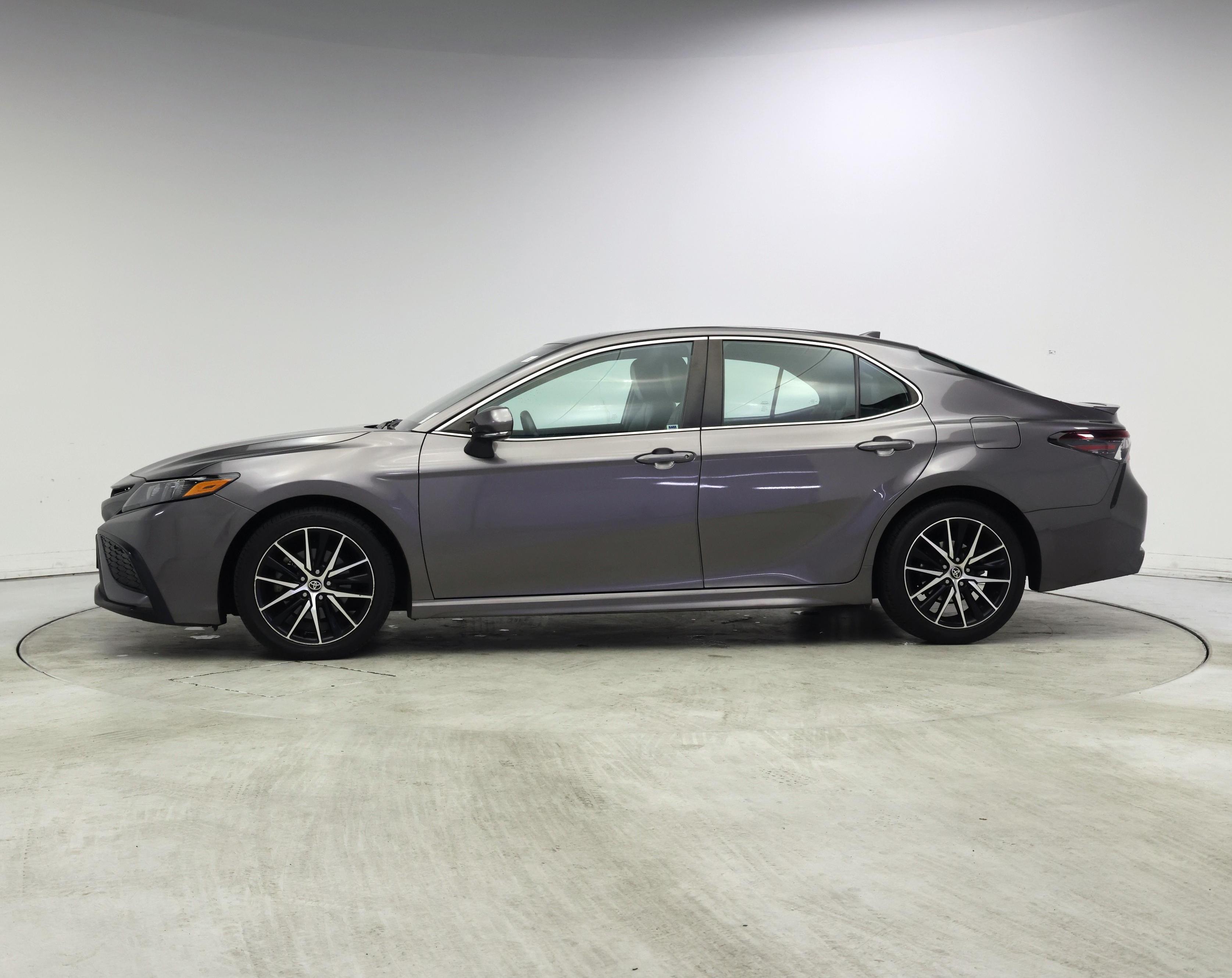 Thumbnail: 2022 Toyota Camry - 3