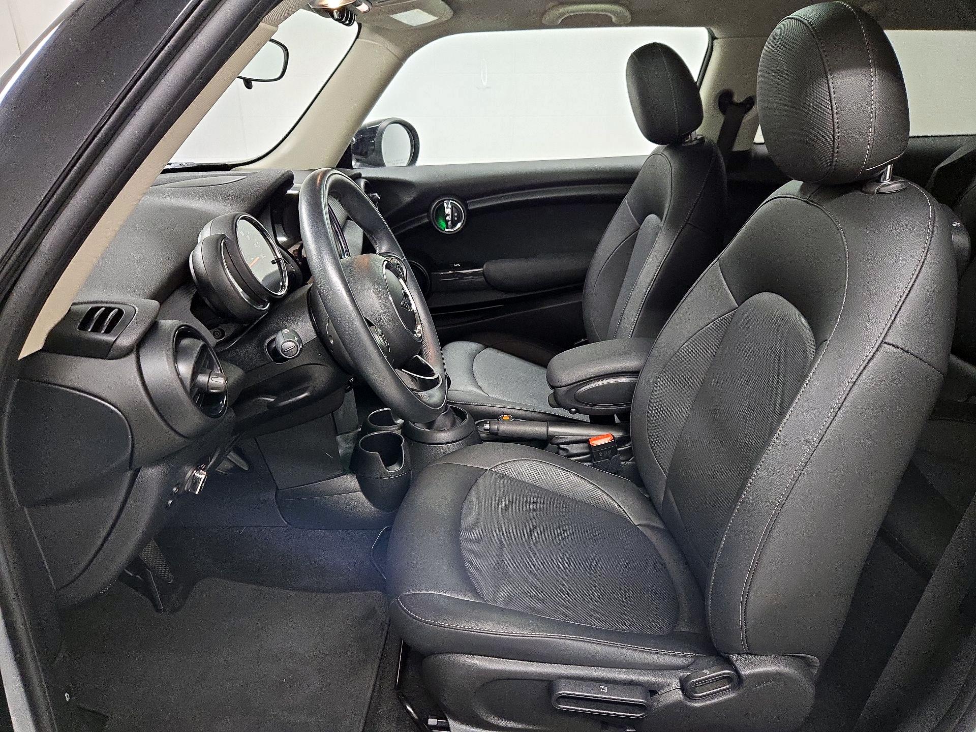 Thumbnail: 2020 MINI Cooper Hardtop - 11