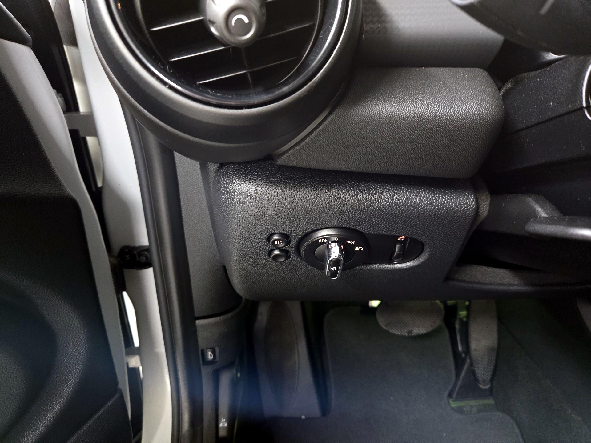 Thumbnail: 2020 MINI Cooper Hardtop - 13