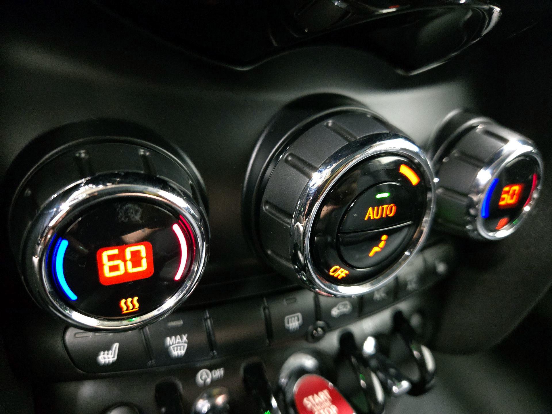Thumbnail: 2020 MINI Cooper Hardtop - 16