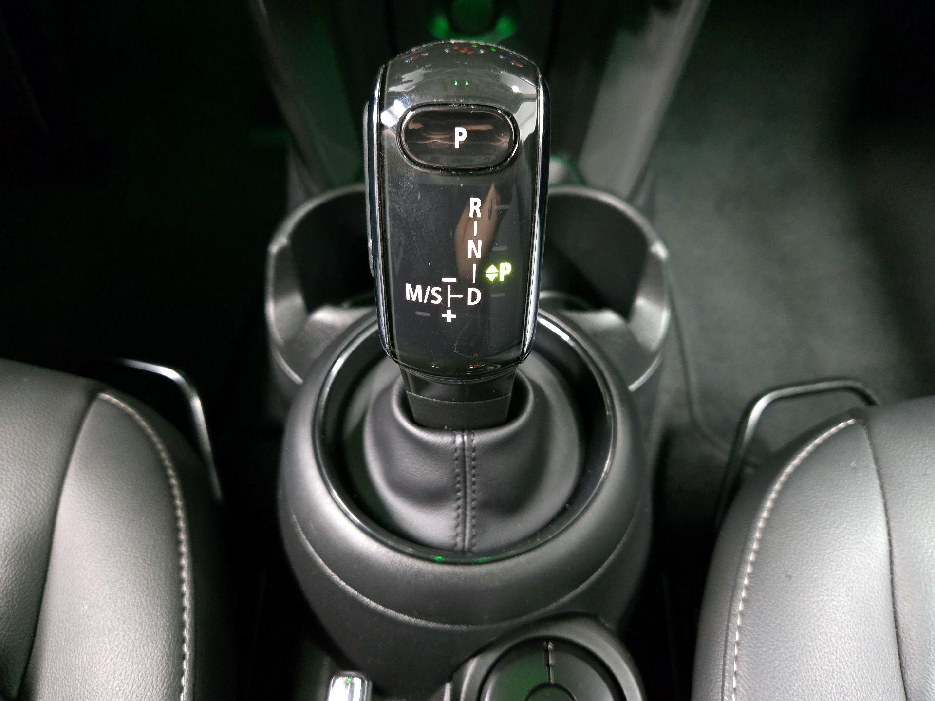 Thumbnail: 2020 MINI Cooper Hardtop - 17