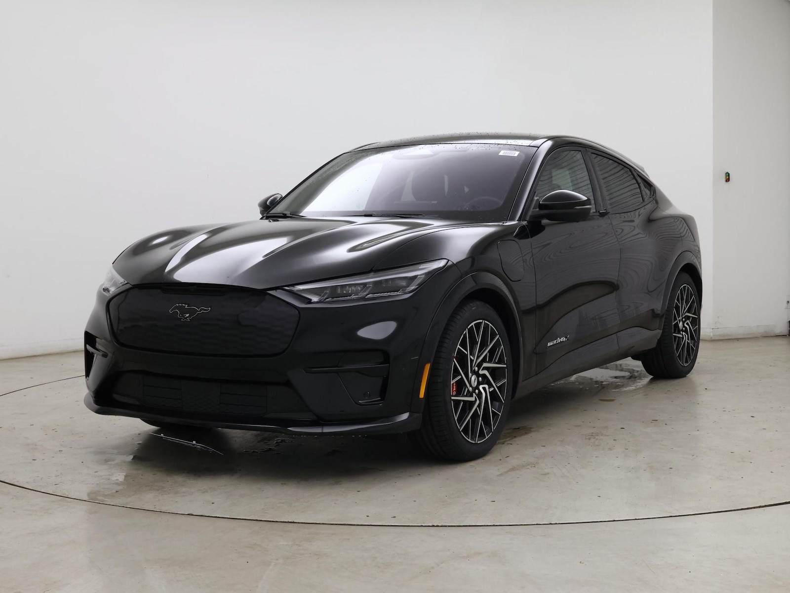 2022 Ford Mustang Mach-E GT AWD - Photo 5