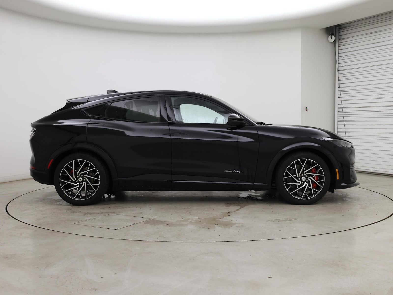 2022 Ford Mustang Mach-E GT AWD - Photo 8