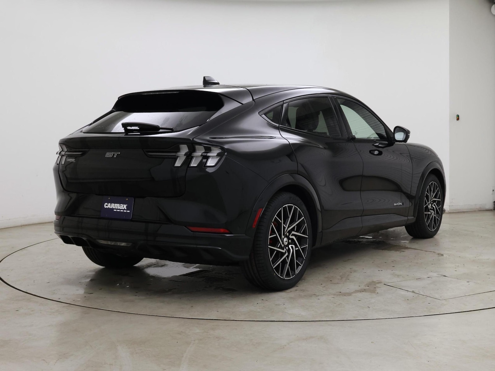 2022 Ford Mustang Mach-E GT AWD - Photo 9