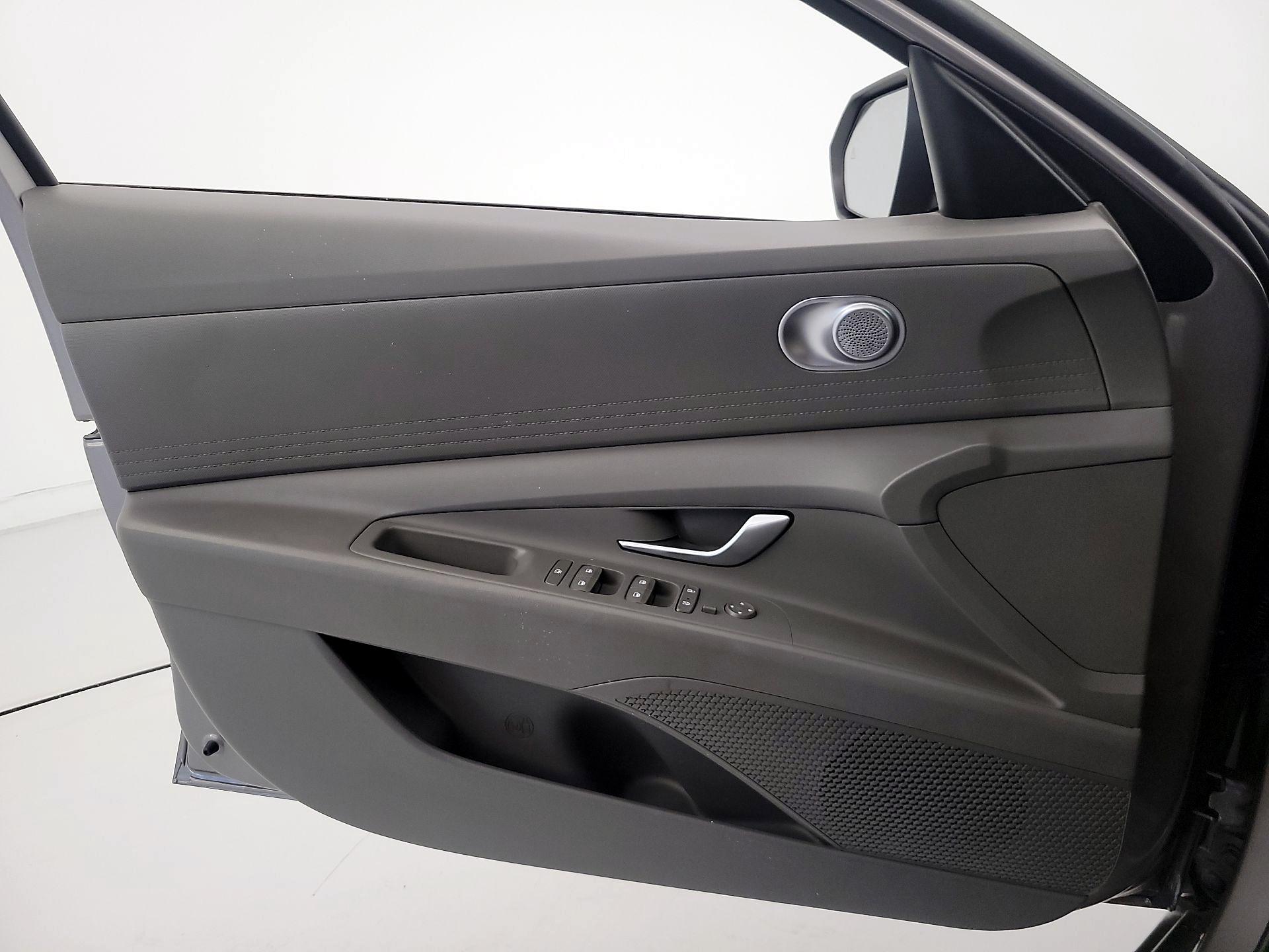 Thumbnail: 2023 Hyundai Elantra - 12