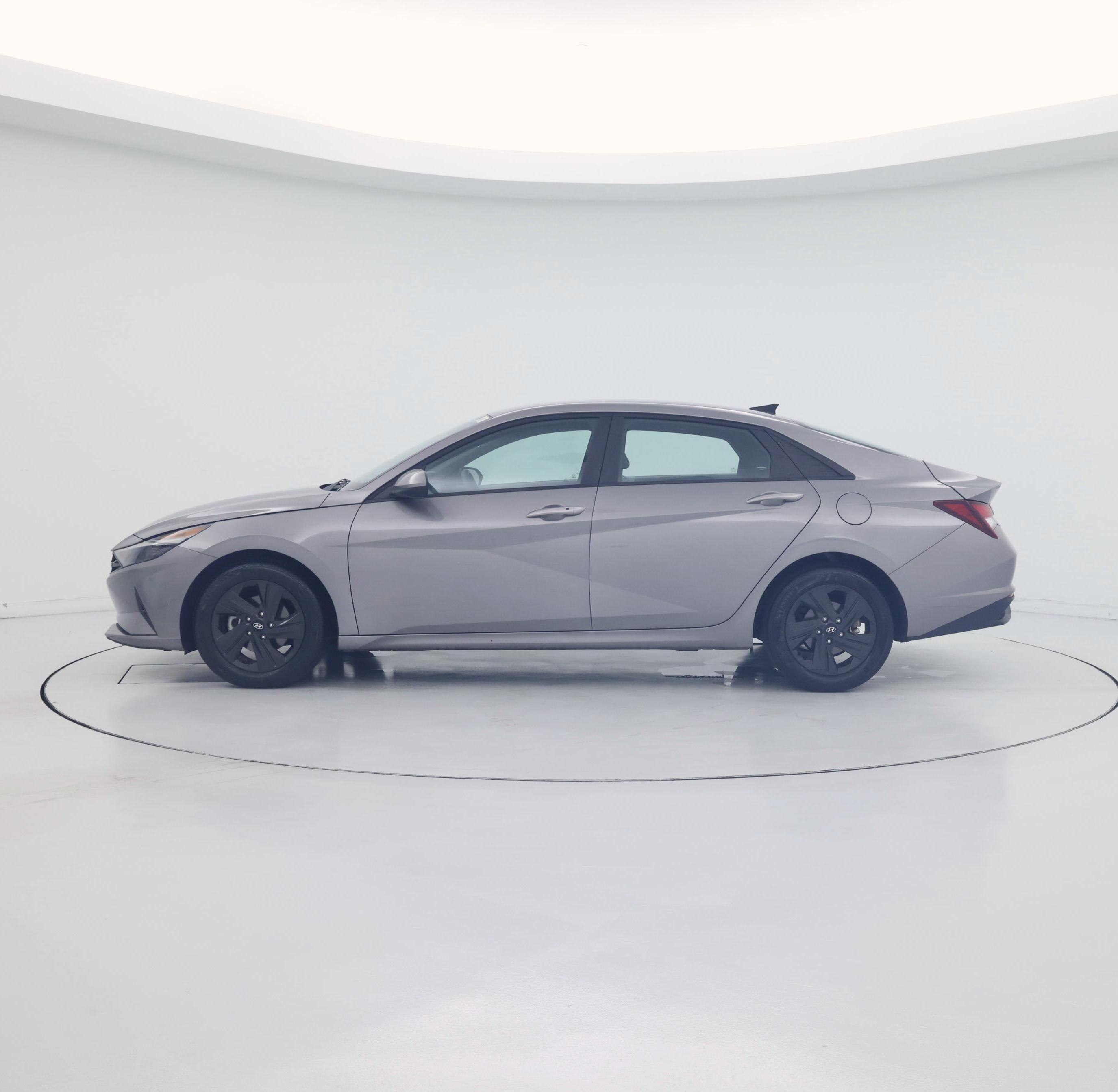 Thumbnail: 2023 Hyundai Elantra - 3