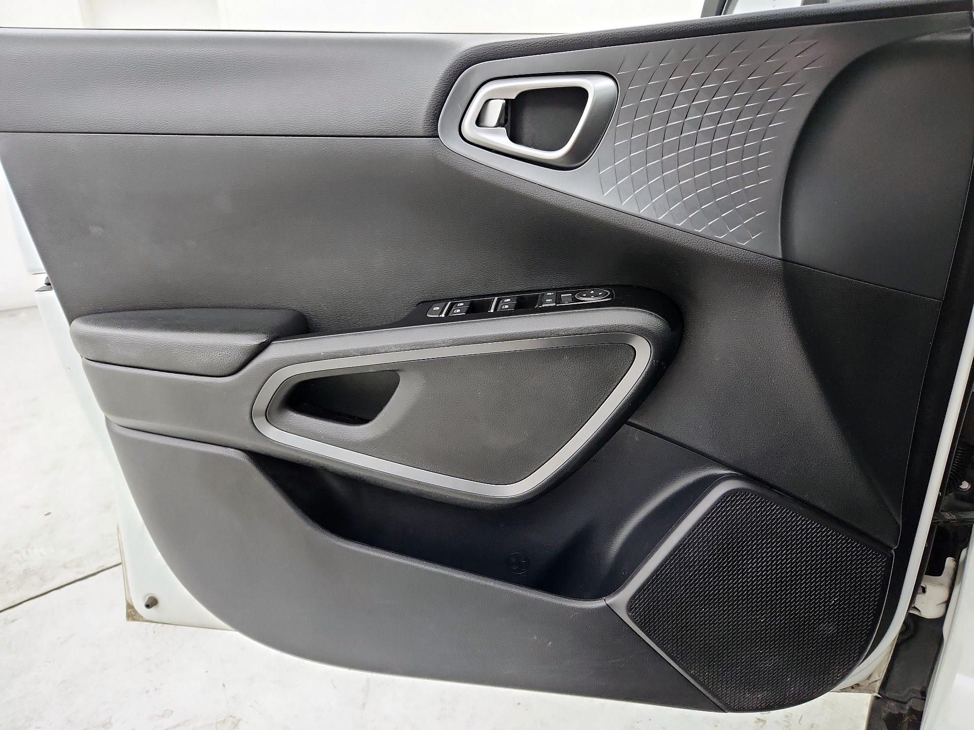 Thumbnail: 2021 Kia Soul - 12
