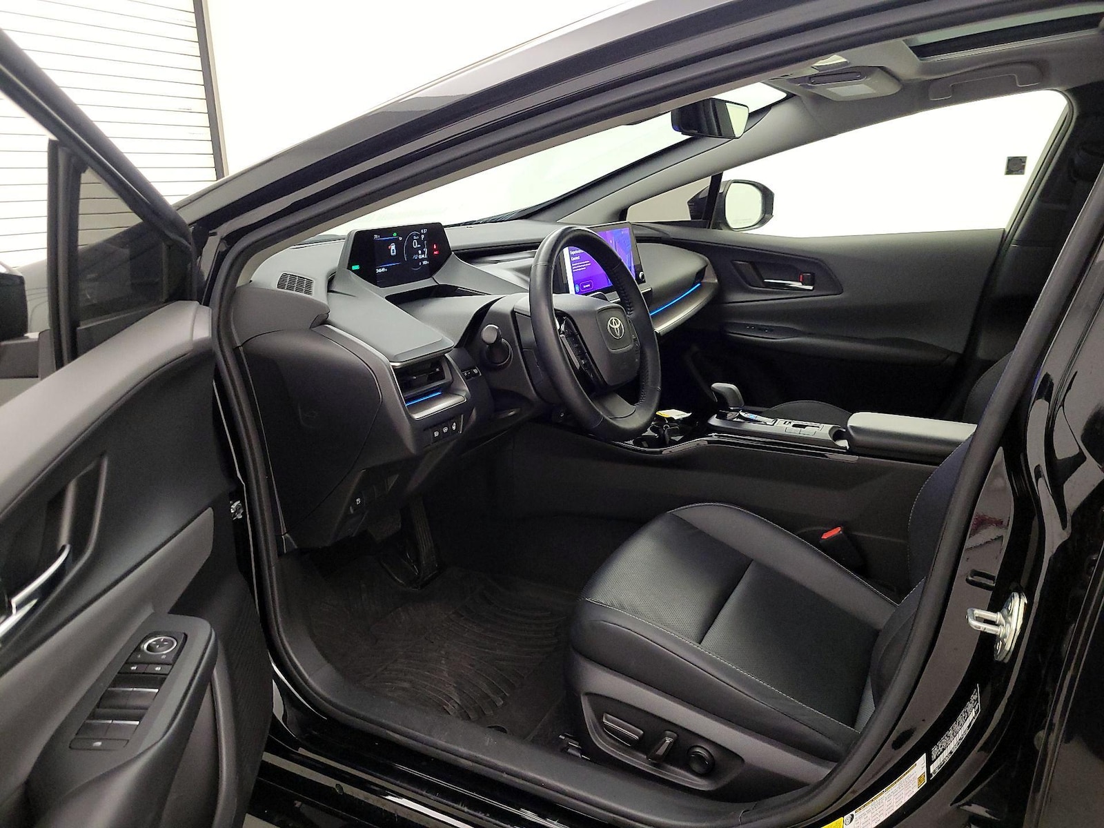 2023 Toyota Prius XLE - Photo 12