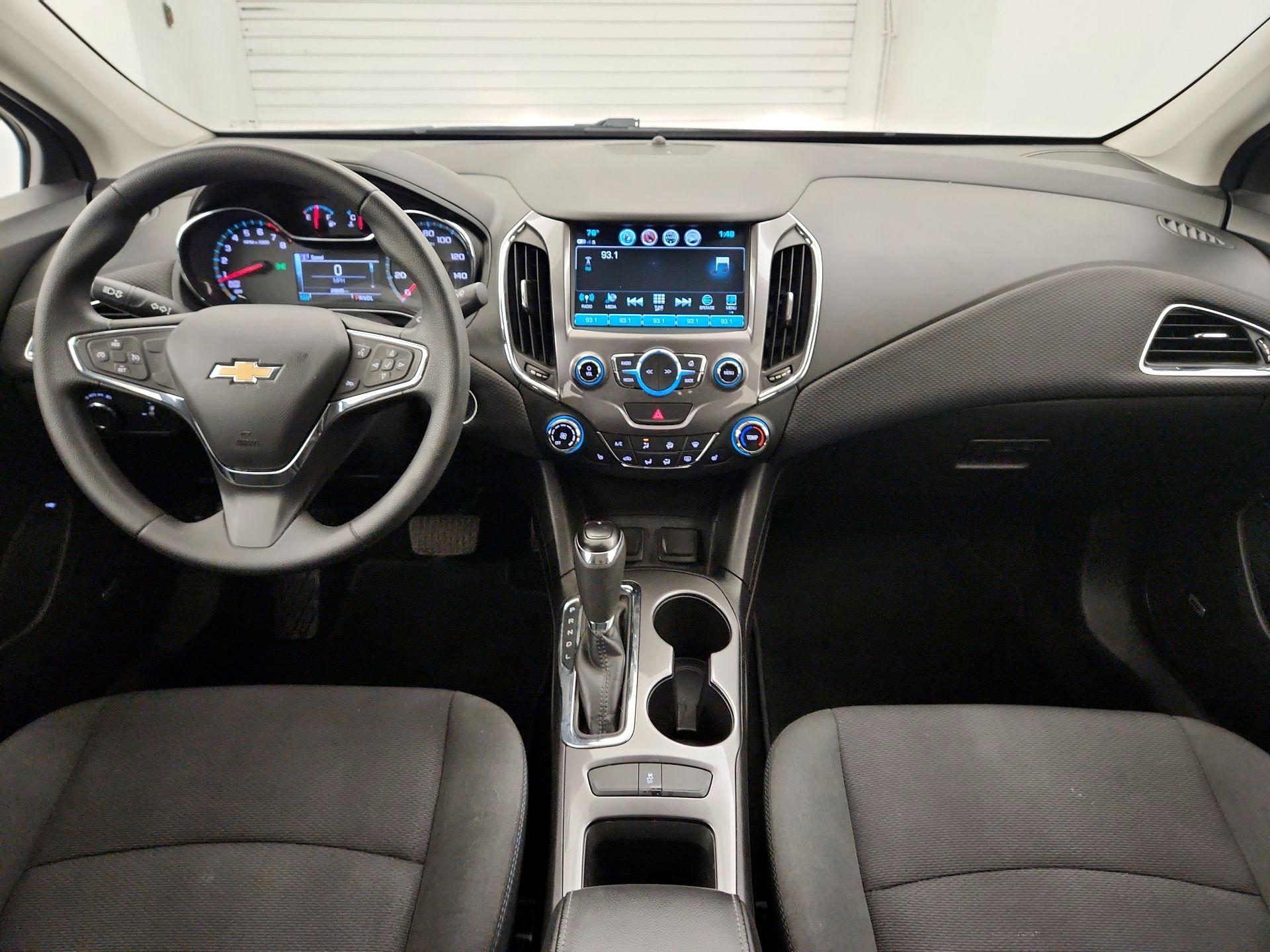 Thumbnail: 2017 Chevrolet Cruze - 9