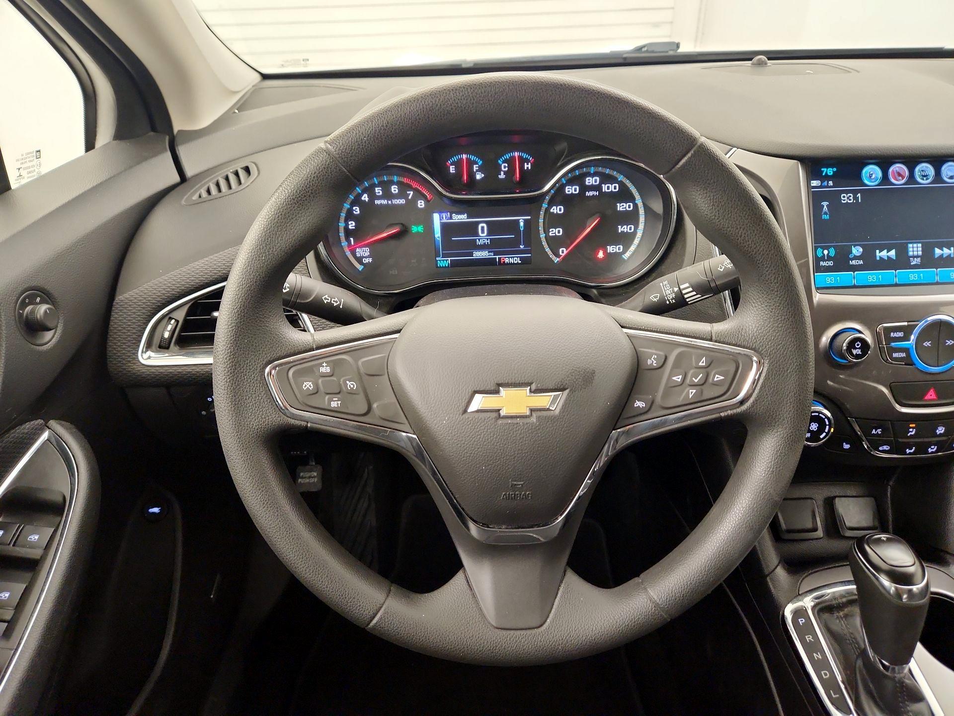 Thumbnail: 2017 Chevrolet Cruze - 10