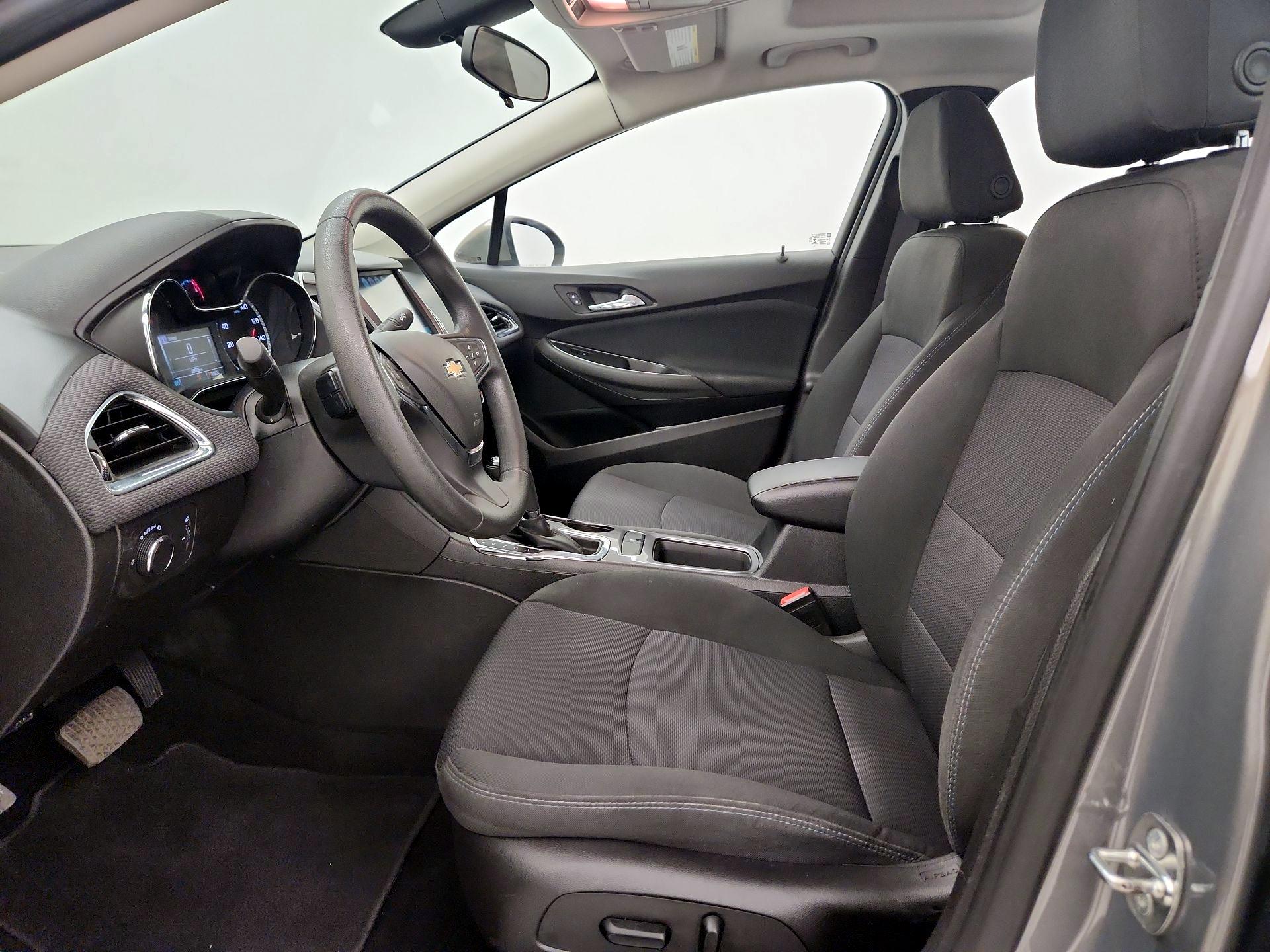 Thumbnail: 2017 Chevrolet Cruze - 11
