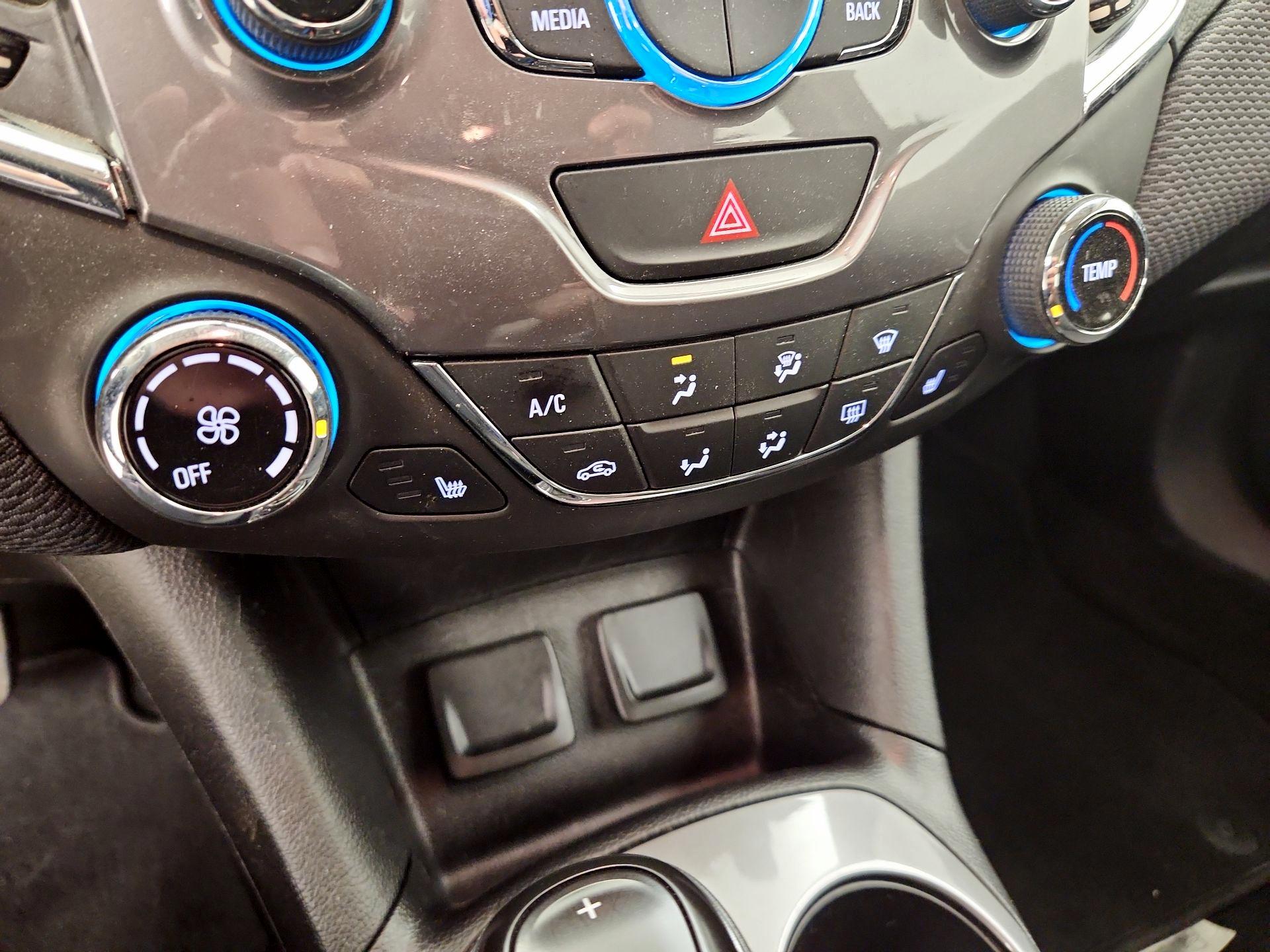 Thumbnail: 2017 Chevrolet Cruze - 16