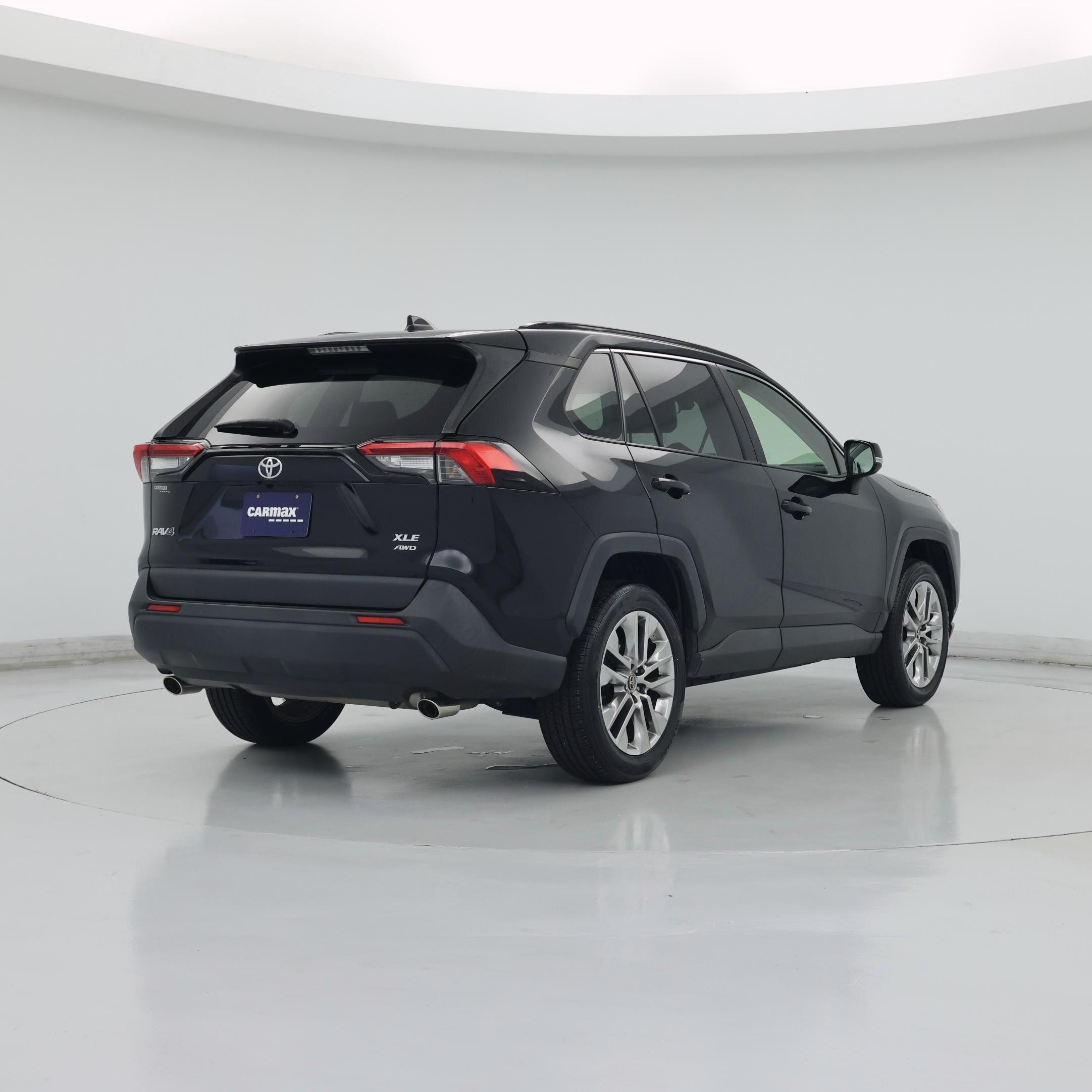 Thumbnail: 2019 Toyota RAV4 - 8