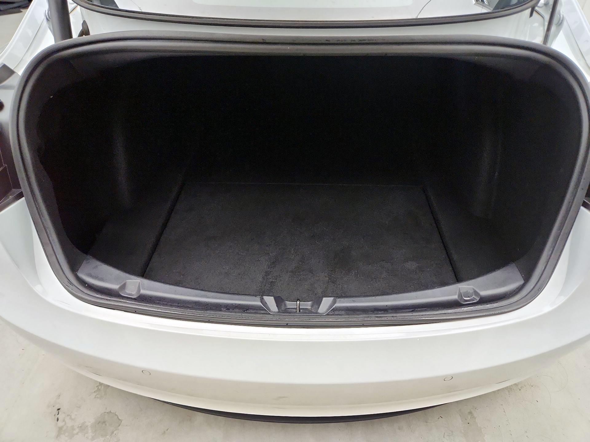Thumbnail: 2022 Tesla Model 3 - 19