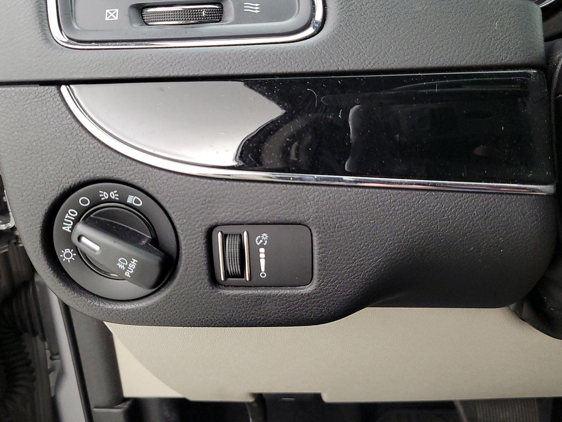 Thumbnail: 2018 Dodge Grand Caravan - 13
