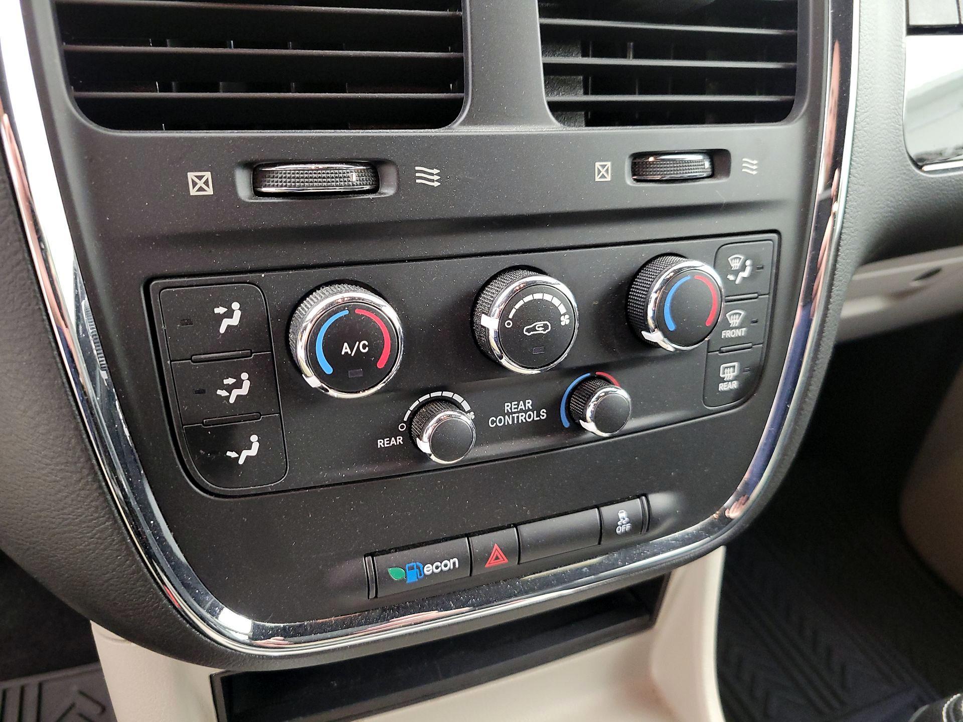 Thumbnail: 2018 Dodge Grand Caravan - 17