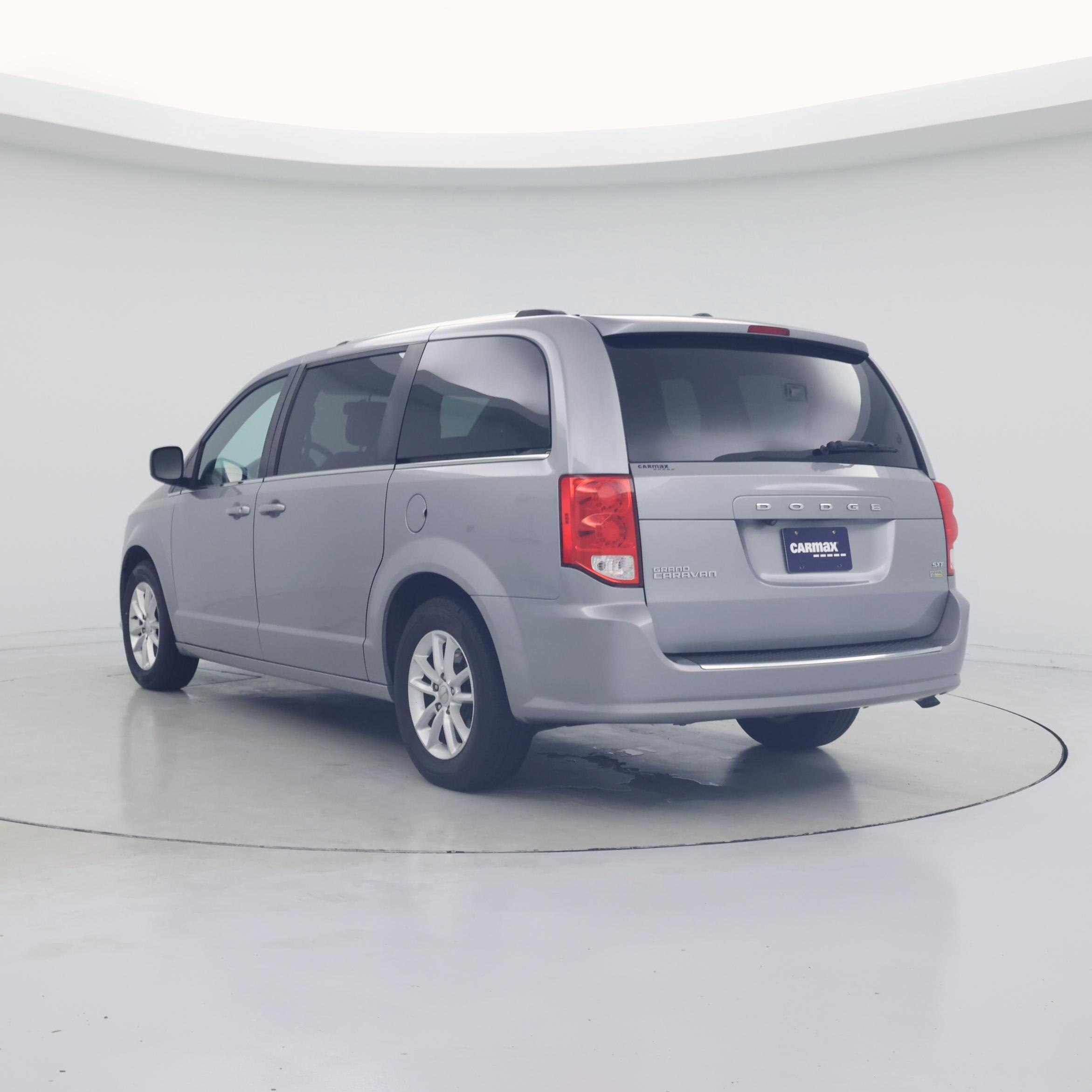 Thumbnail: 2018 Dodge Grand Caravan - 2