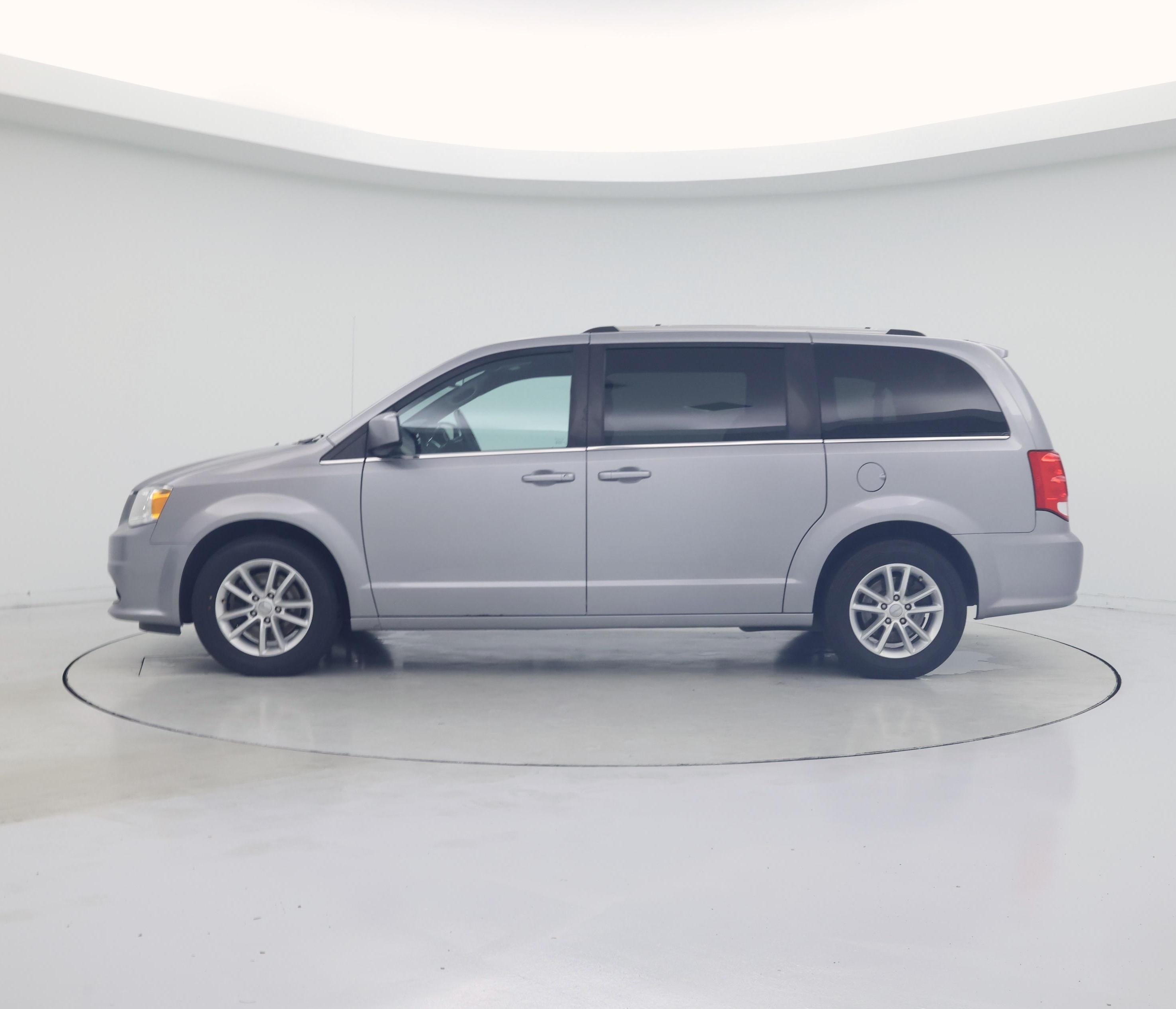 Thumbnail: 2018 Dodge Grand Caravan - 3