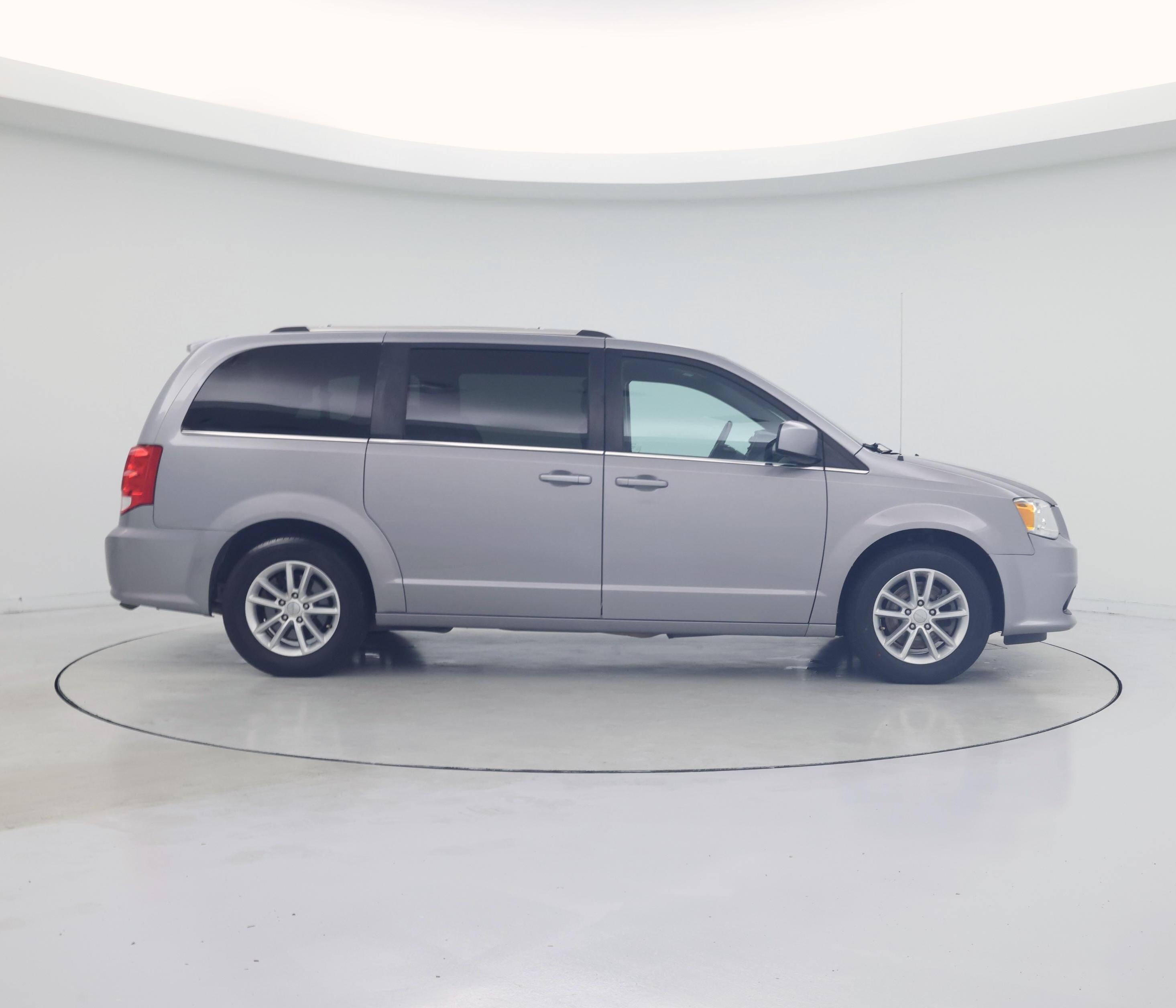 Thumbnail: 2018 Dodge Grand Caravan - 7