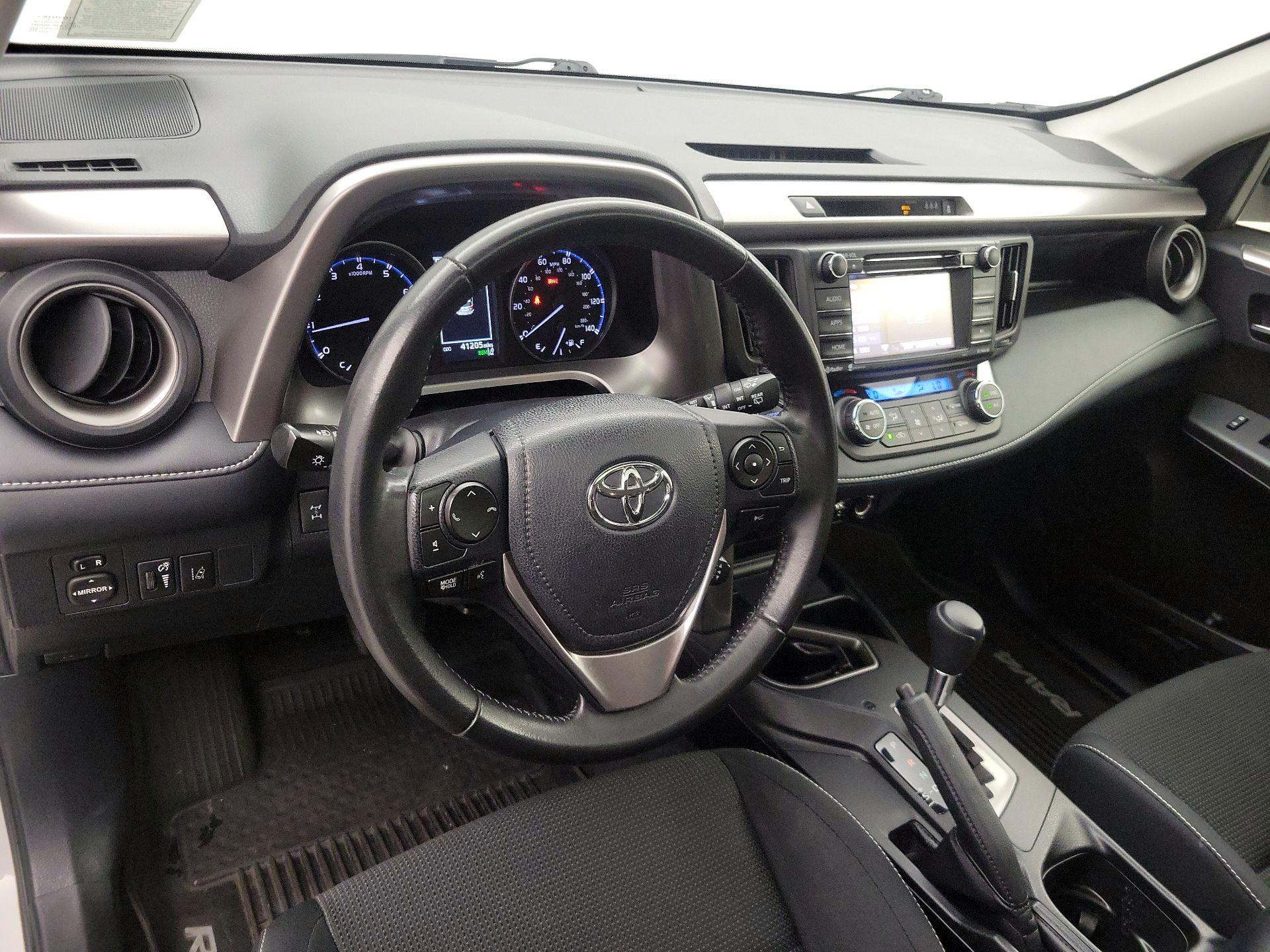 Thumbnail: 2018 Toyota RAV4 - 9