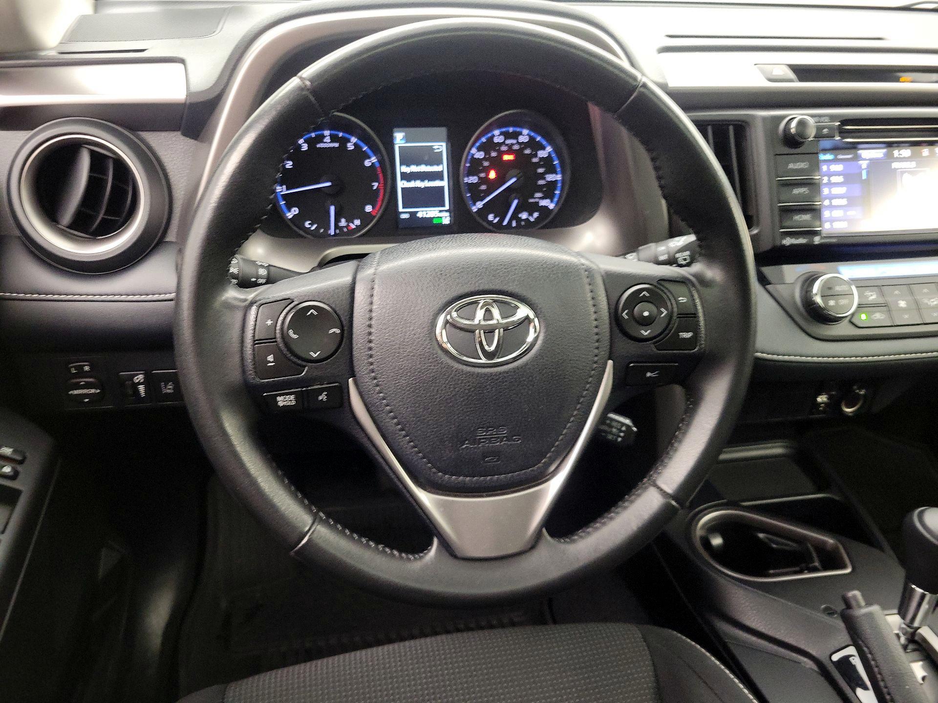 Thumbnail: 2018 Toyota RAV4 - 10