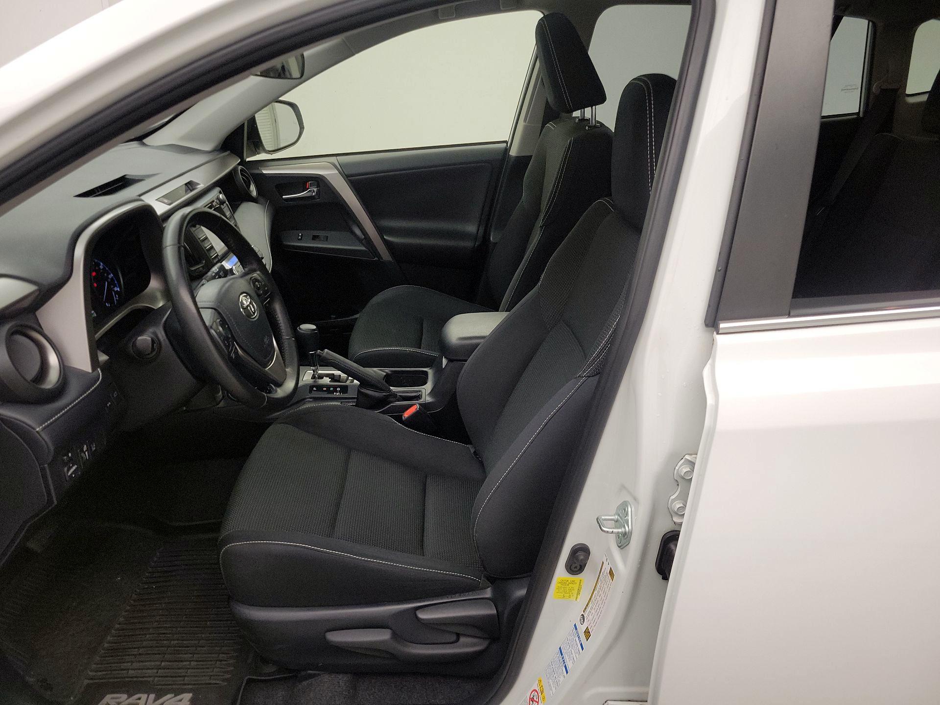 Thumbnail: 2018 Toyota RAV4 - 11