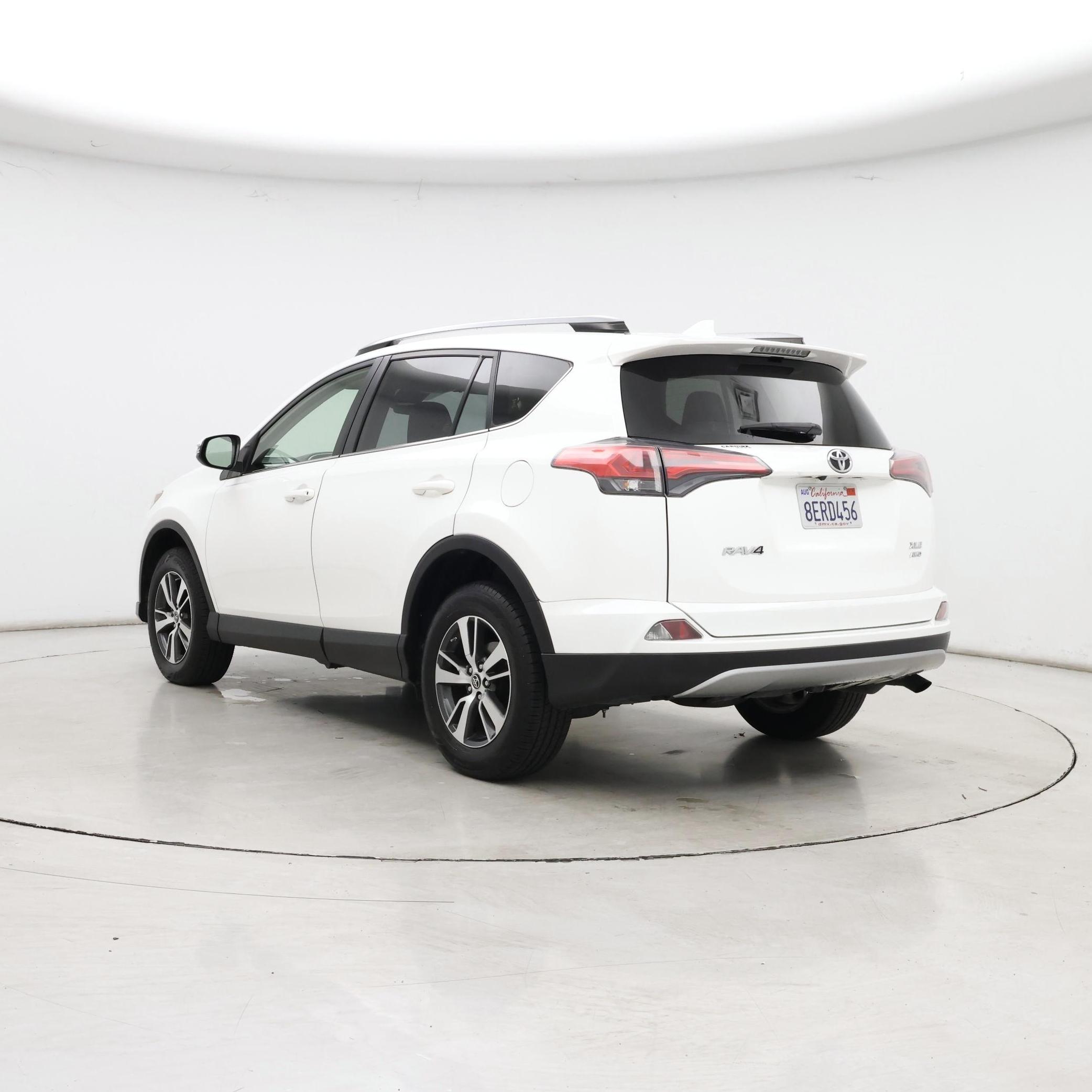 Thumbnail: 2018 Toyota RAV4 - 2