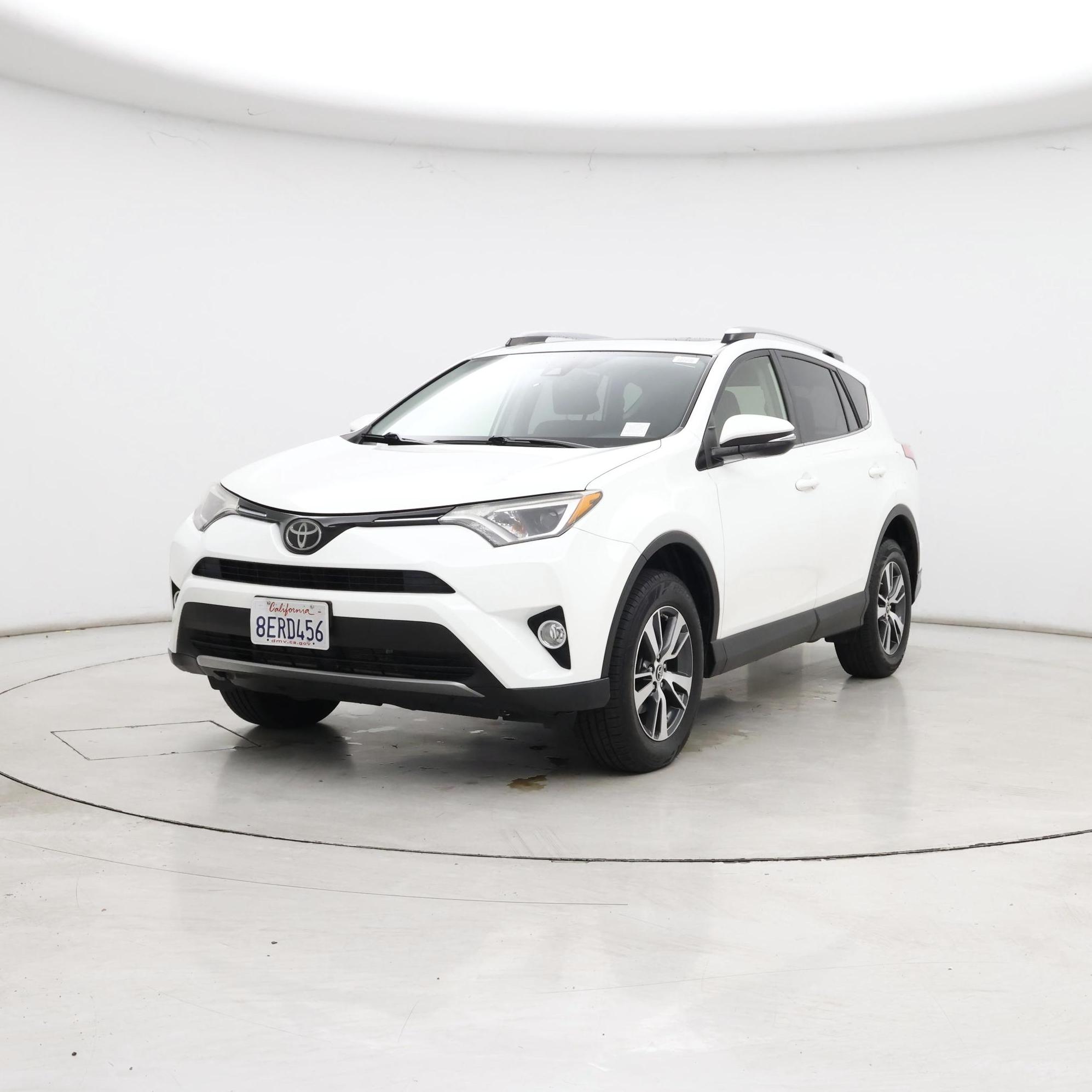 Thumbnail: 2018 Toyota RAV4 - 4