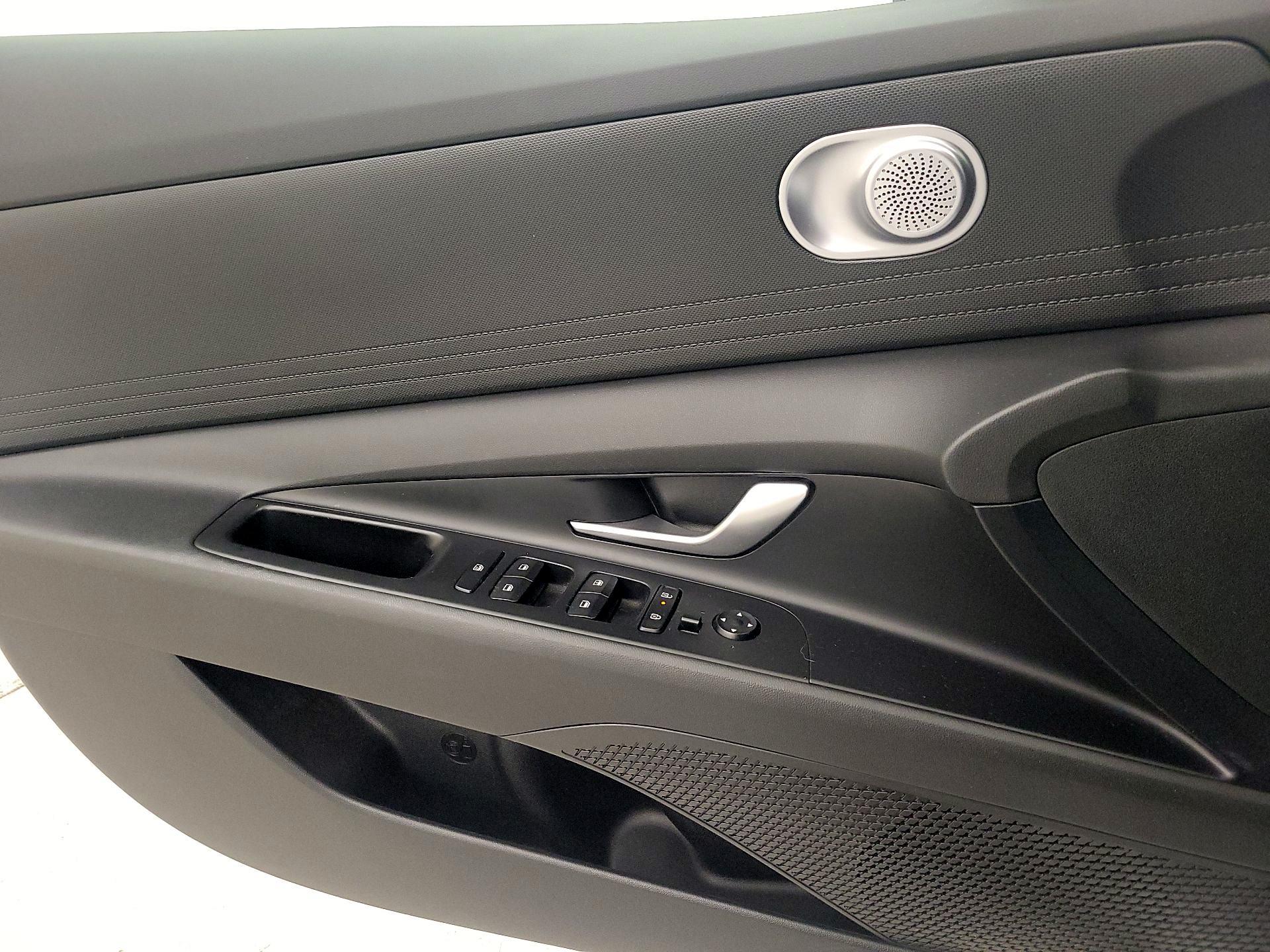 Thumbnail: 2024 Hyundai Elantra - 12