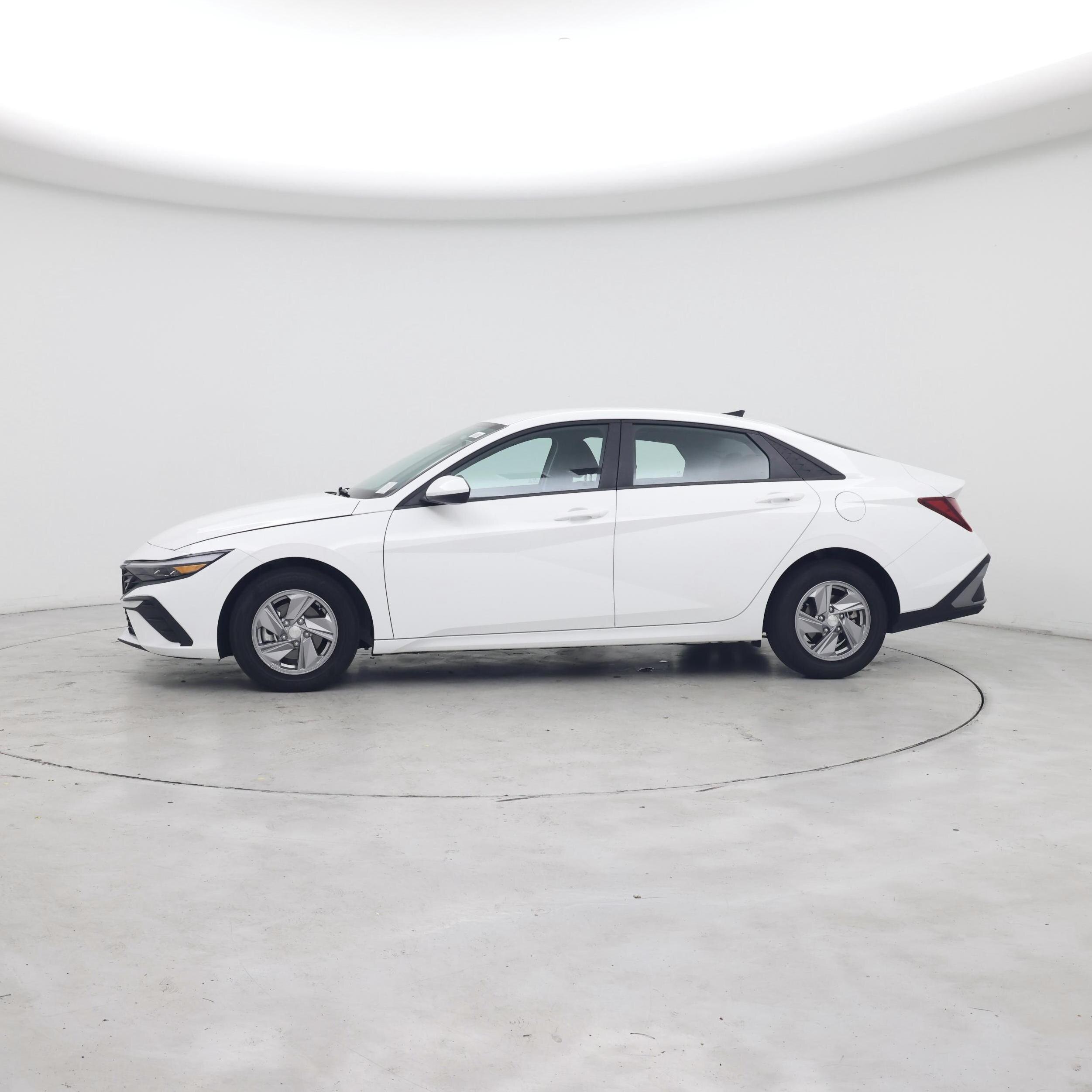 Thumbnail: 2024 Hyundai Elantra - 3