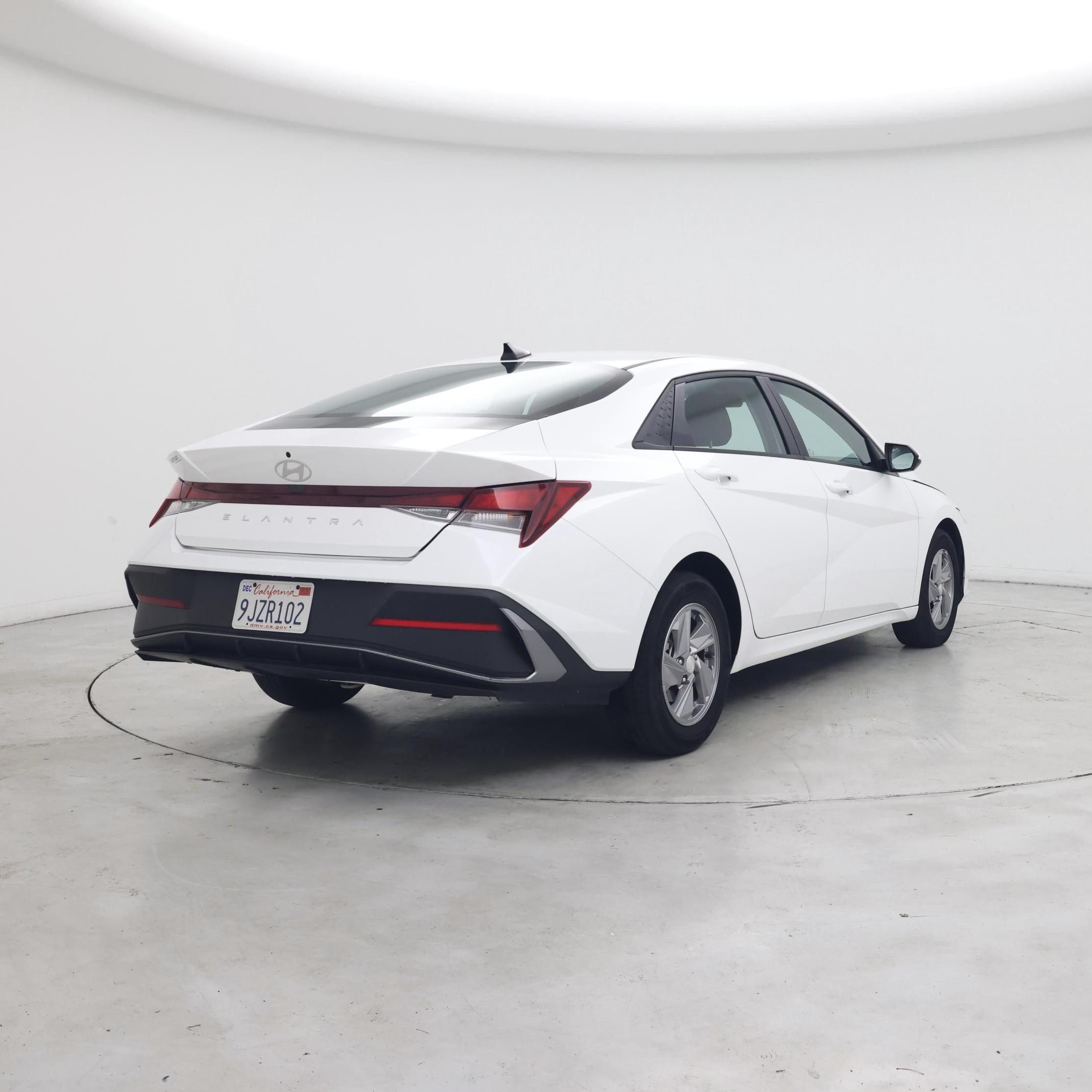 Thumbnail: 2024 Hyundai Elantra - 8