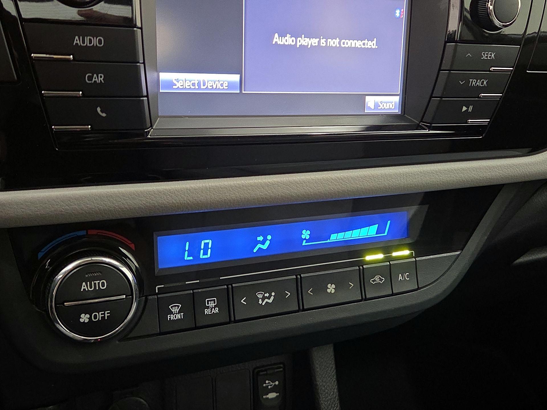 Thumbnail: 2016 Toyota Corolla - 16