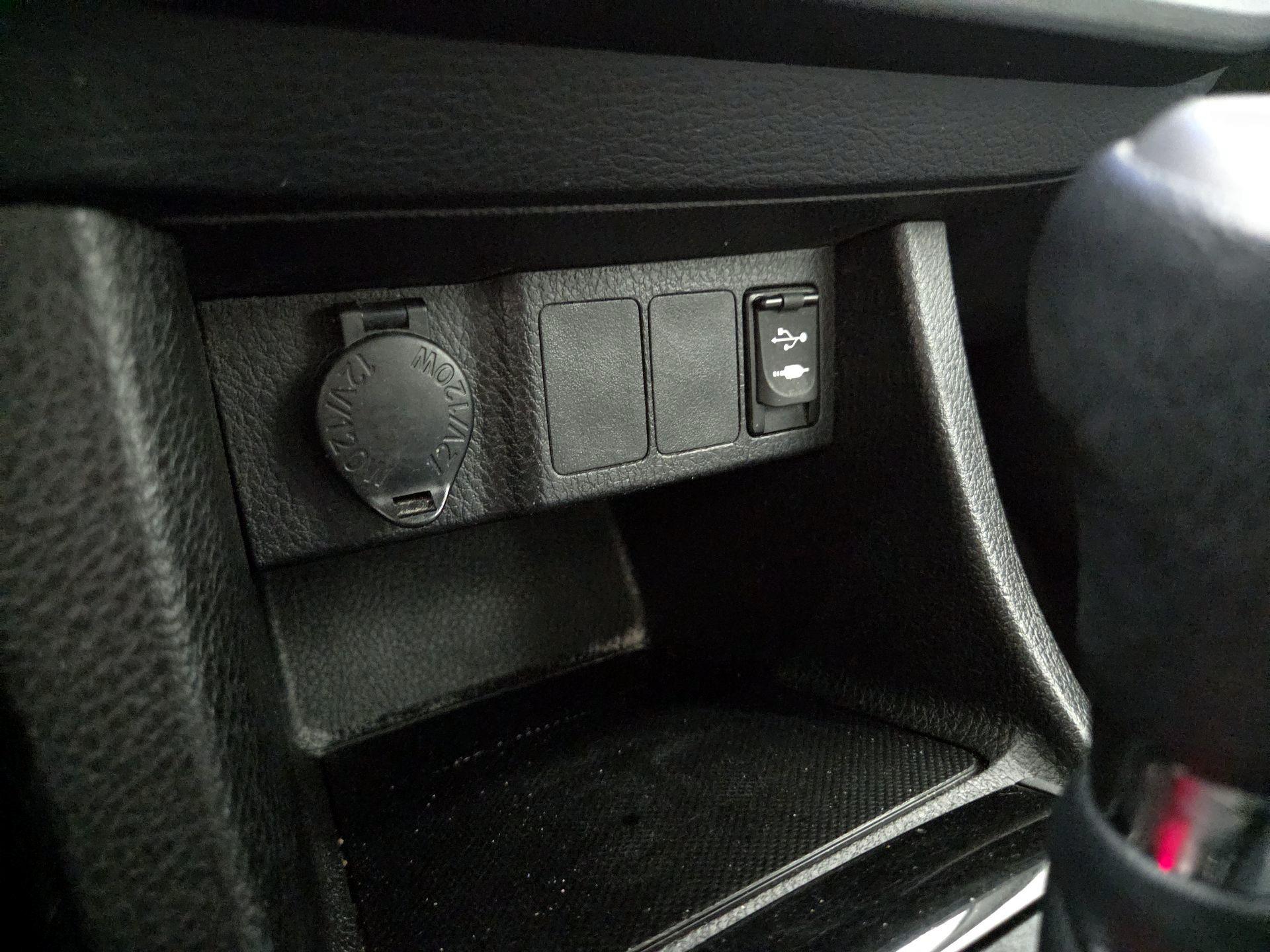 Thumbnail: 2016 Toyota Corolla - 18