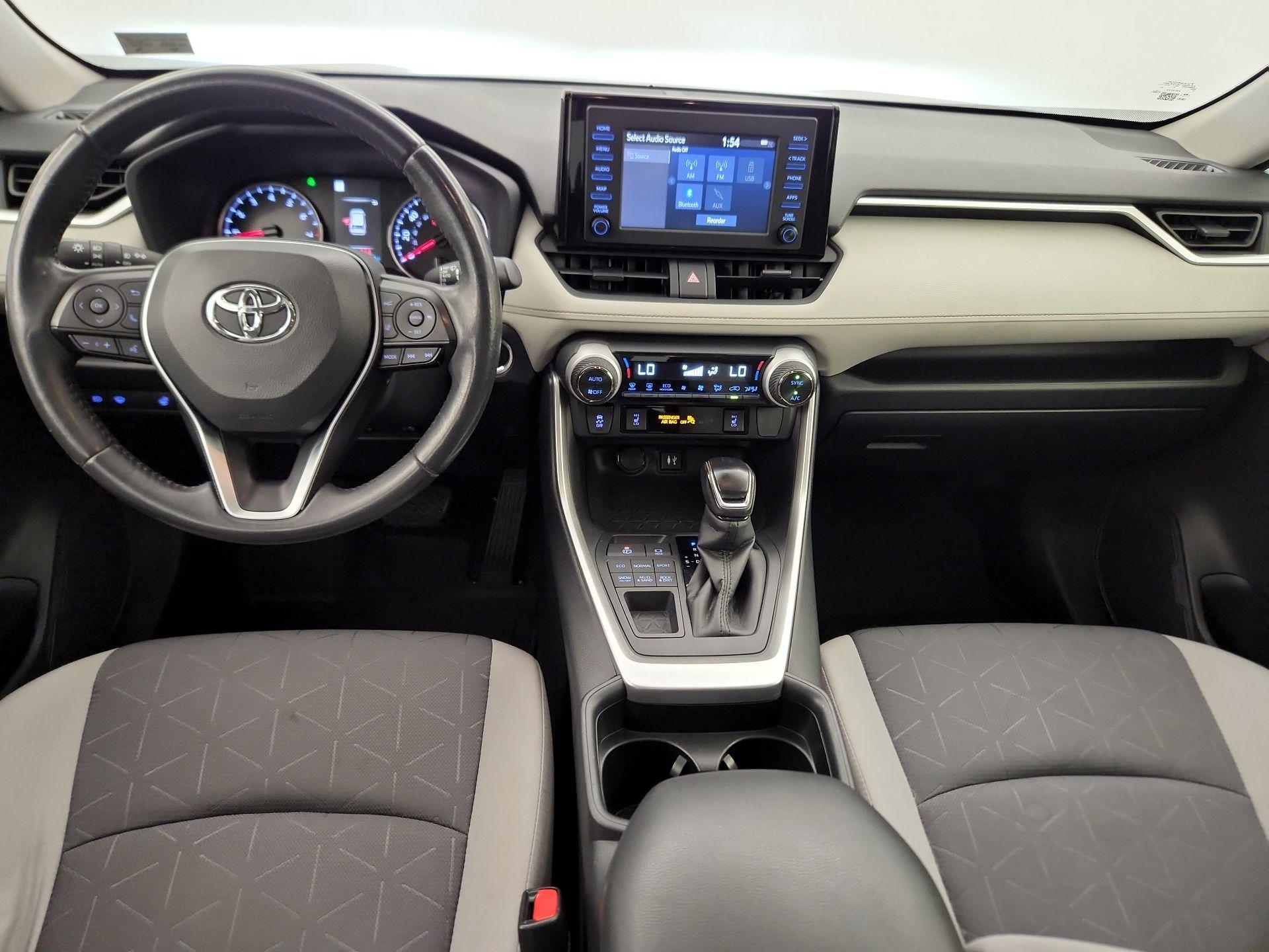 Thumbnail: 2019 Toyota RAV4 - 9