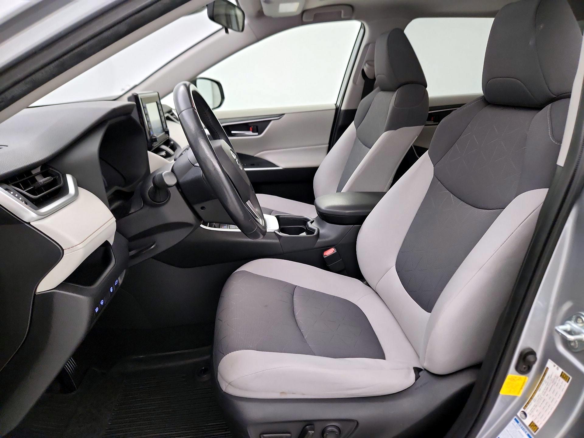Thumbnail: 2019 Toyota RAV4 - 11