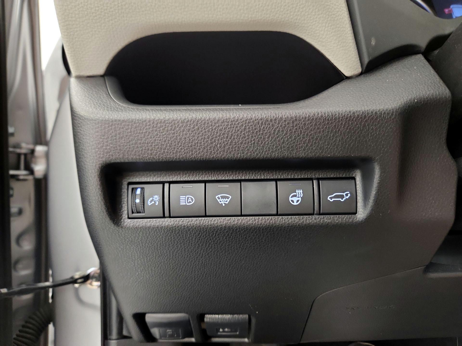 Thumbnail: 2019 Toyota RAV4 - 13