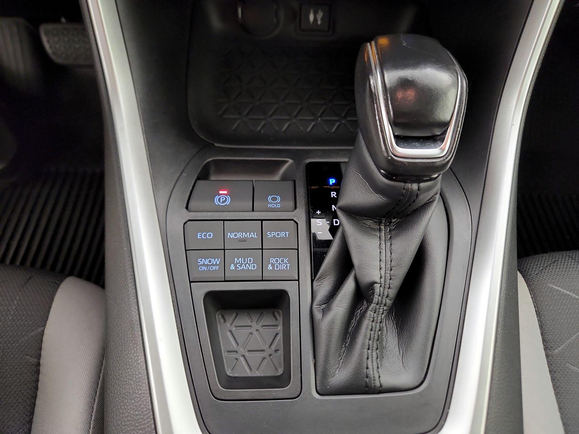 Thumbnail: 2019 Toyota RAV4 - 17