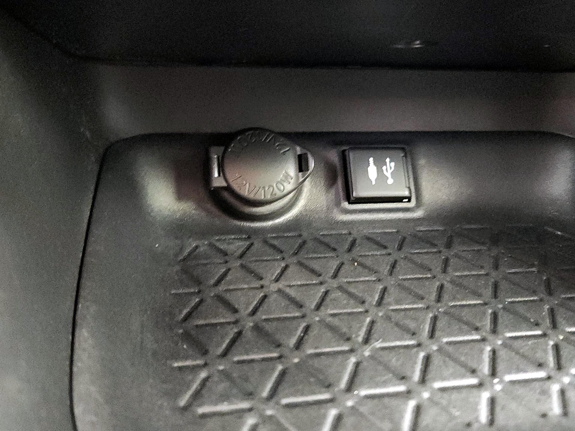 Thumbnail: 2019 Toyota RAV4 - 18