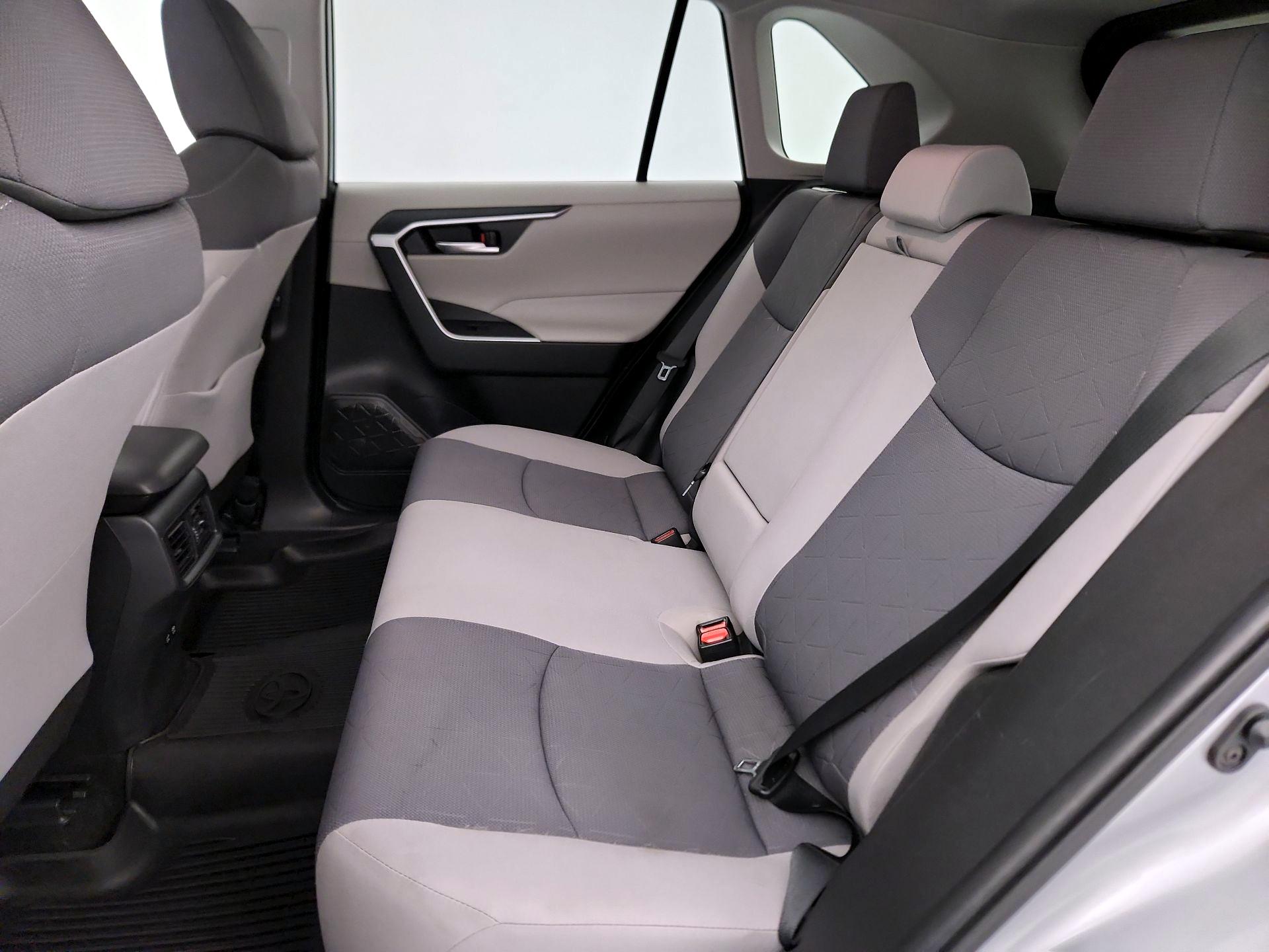 Thumbnail: 2019 Toyota RAV4 - 20