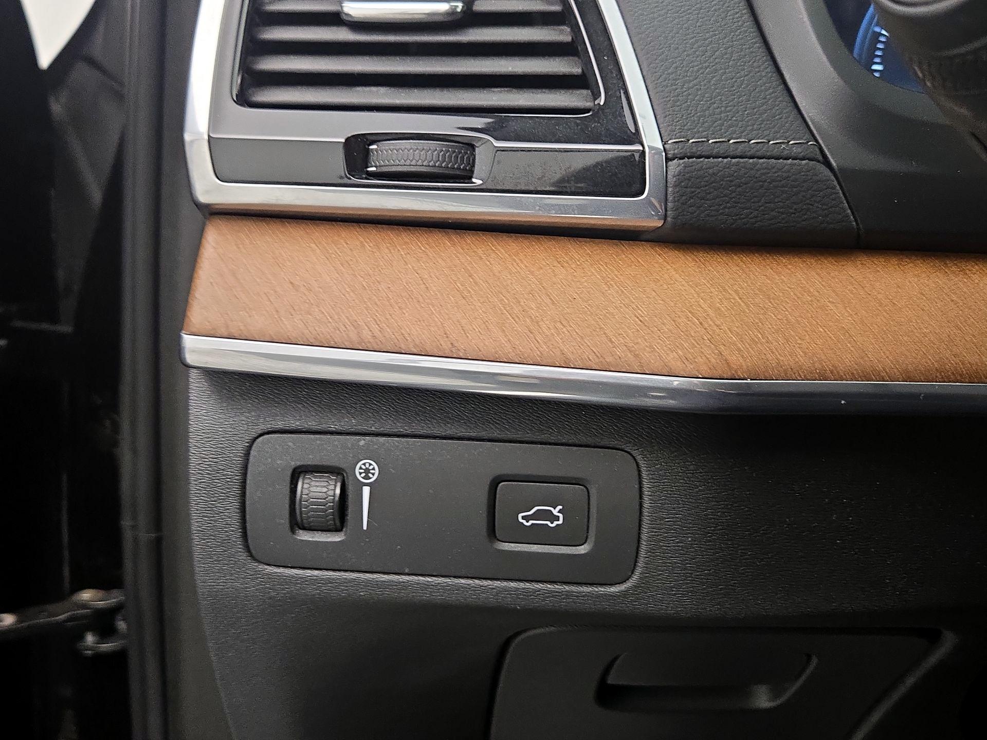 Thumbnail: 2019 Volvo XC90 - 13