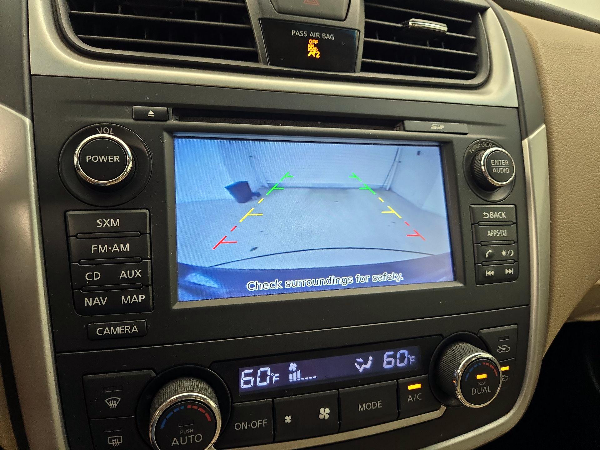 Thumbnail: 2016 Nissan Altima - 15
