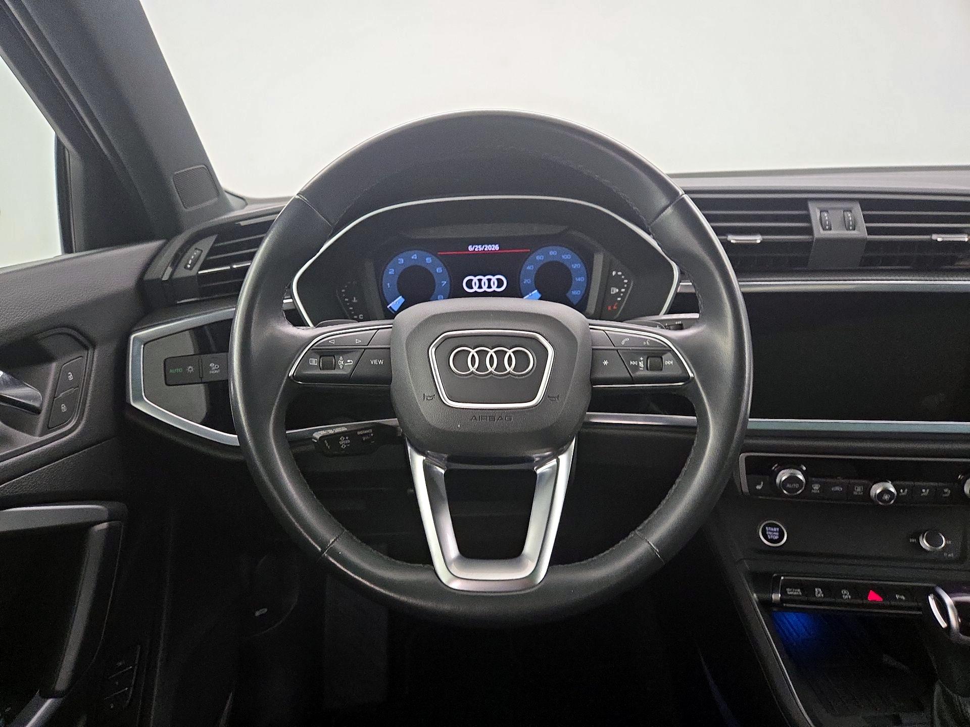 Thumbnail: 2023 Audi Q3 - 10