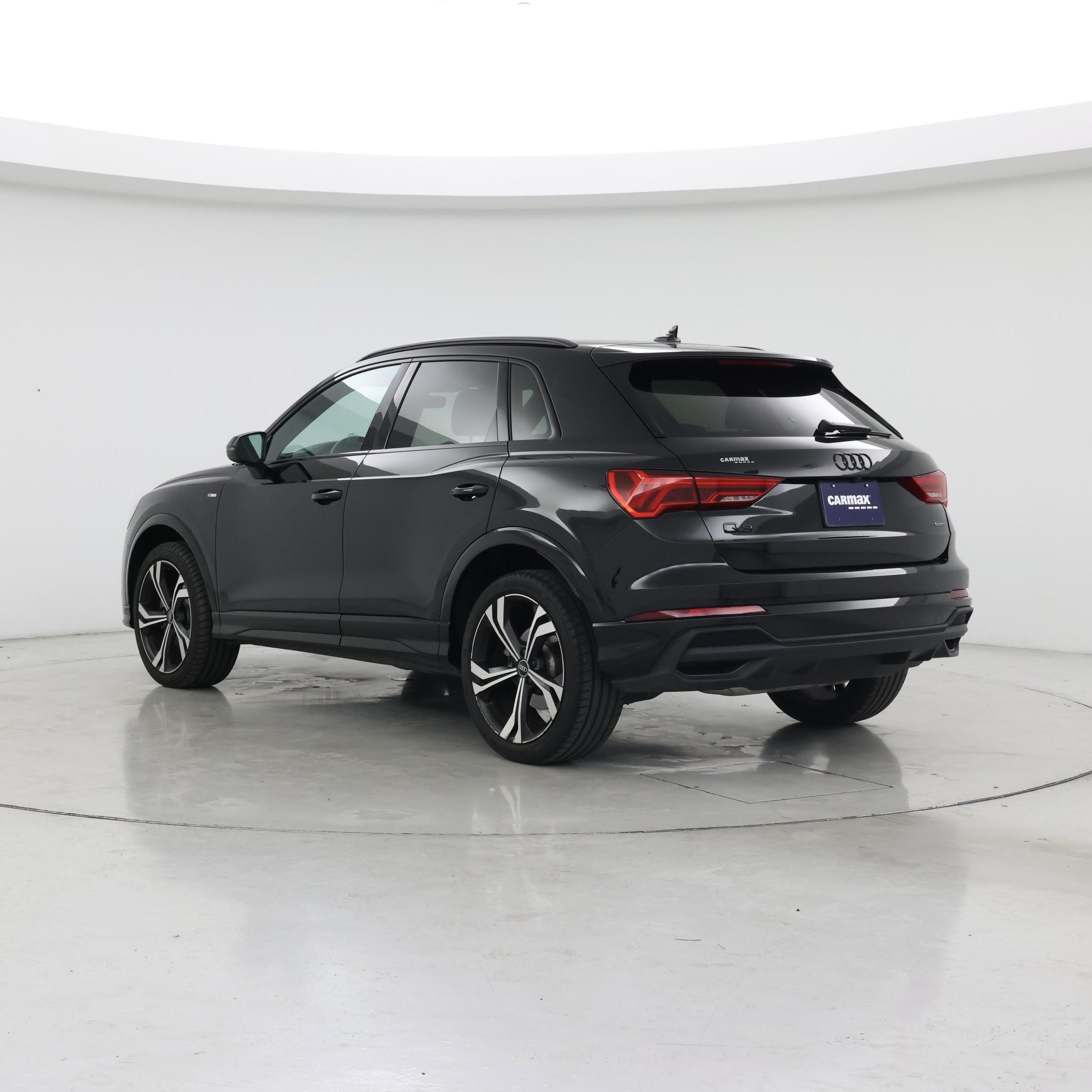 Thumbnail: 2023 Audi Q3 - 2